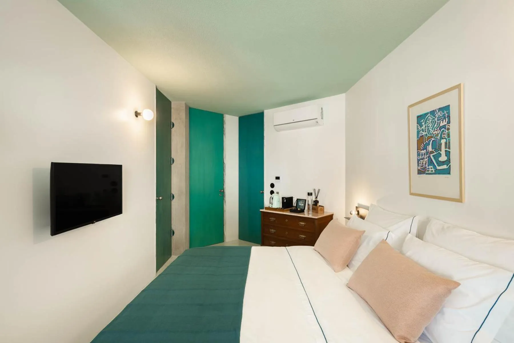 Bed in Covelo - The Original Rooms and Suites