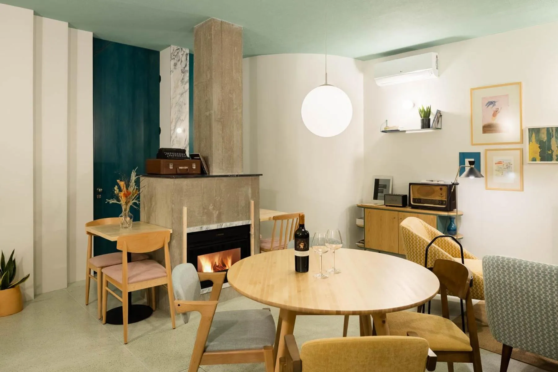 Communal lounge/ TV room in Covelo - The Original Rooms and Suites