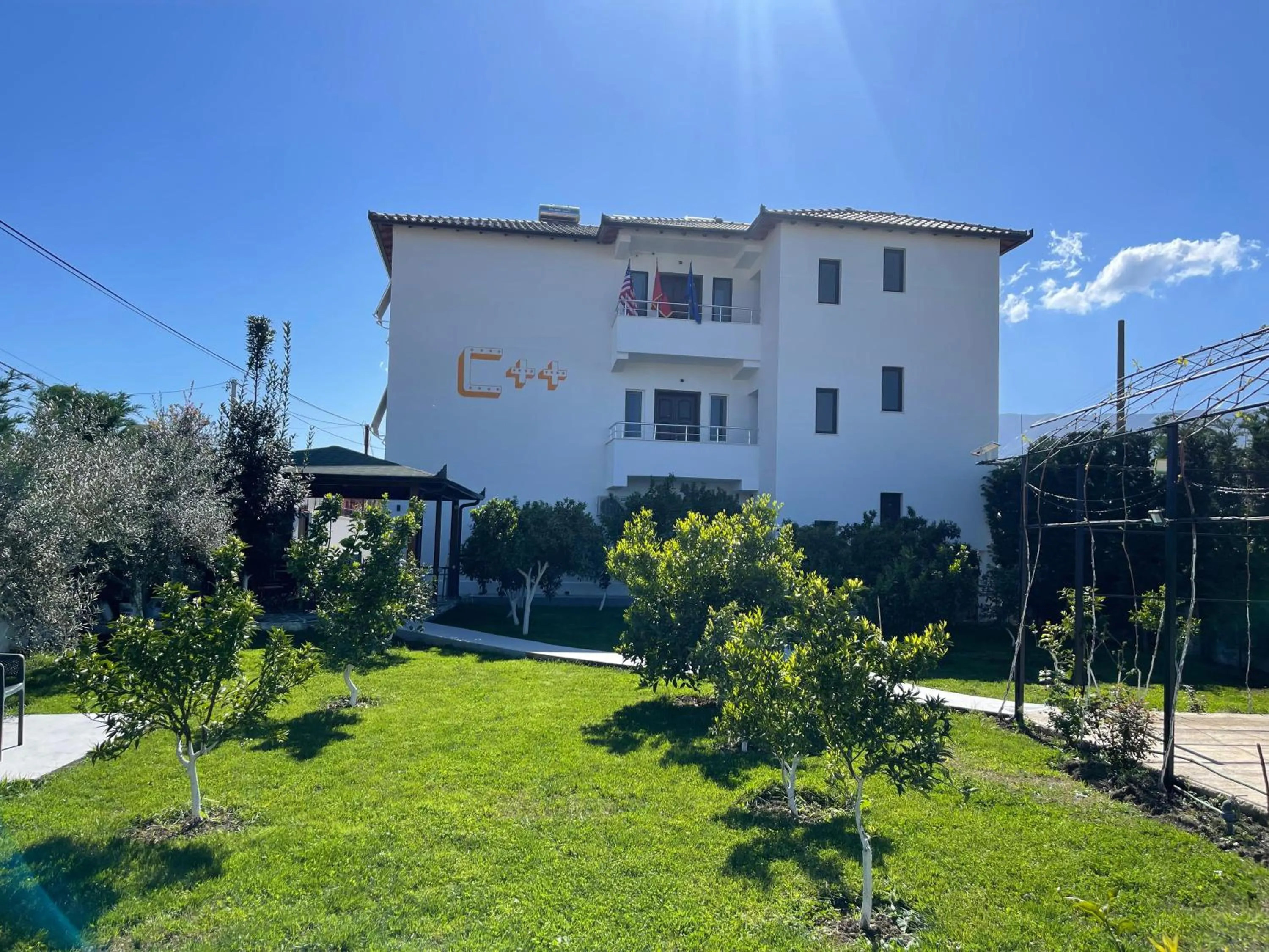 Garden view in Hotel Vila C plus plus