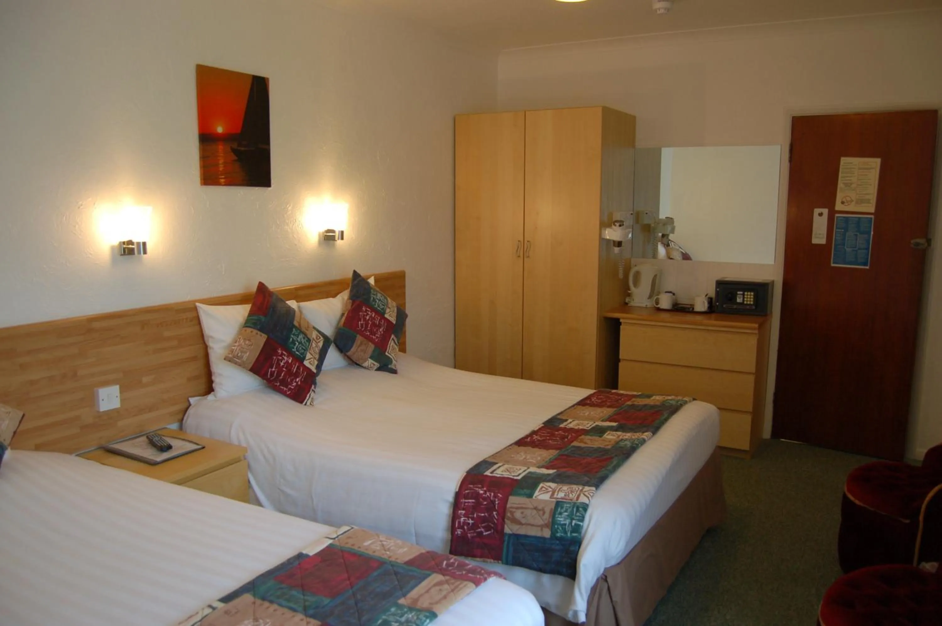 Bedroom, Bed in The Wight