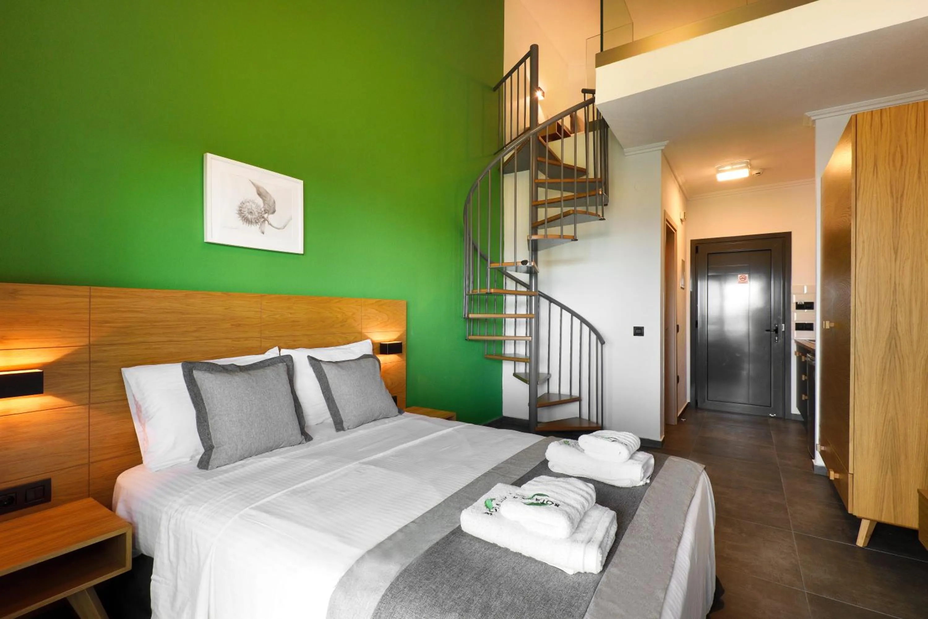 Botanica Luxury Suites