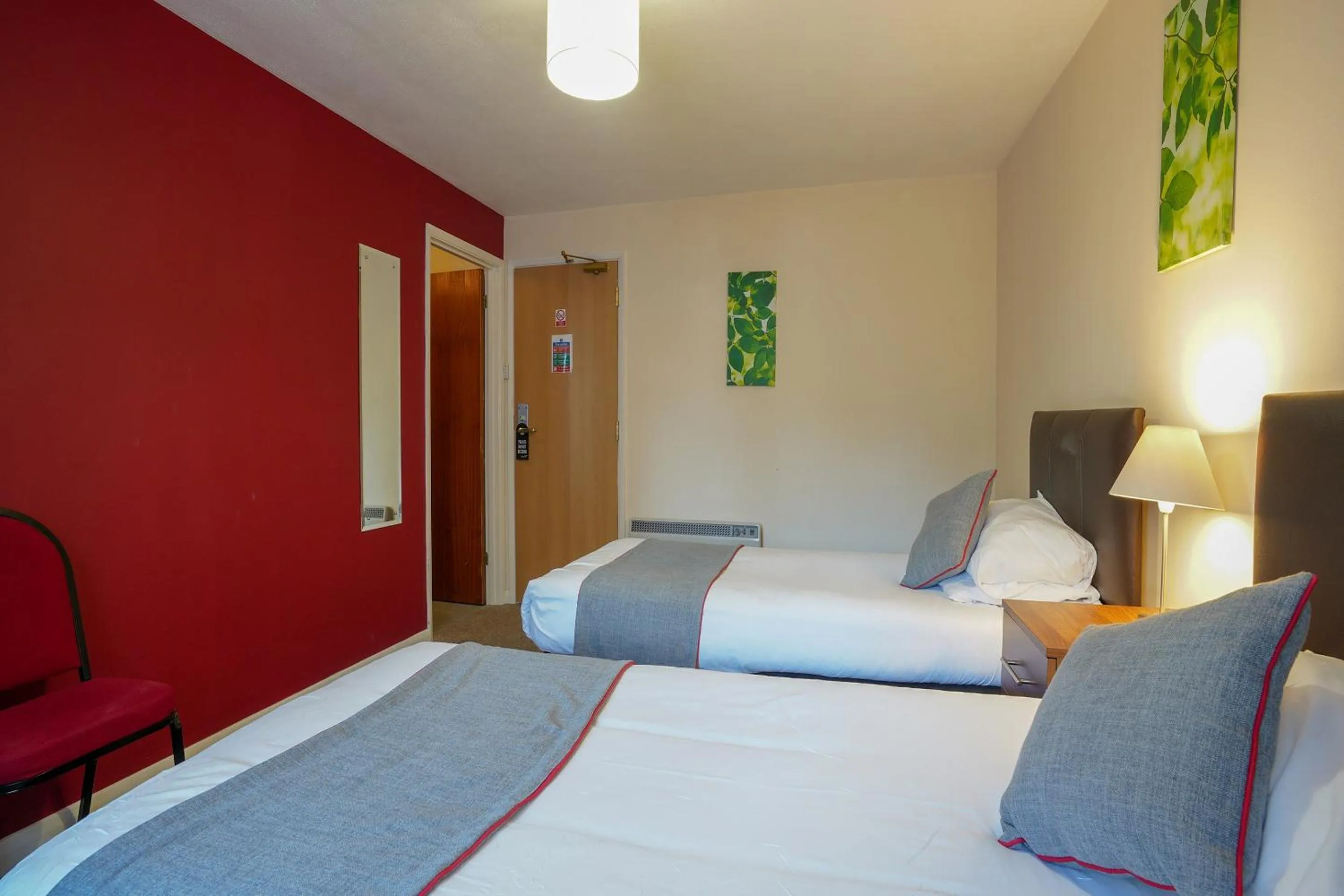 Bedroom, Bed in OYO Shanklin Beach Hotel