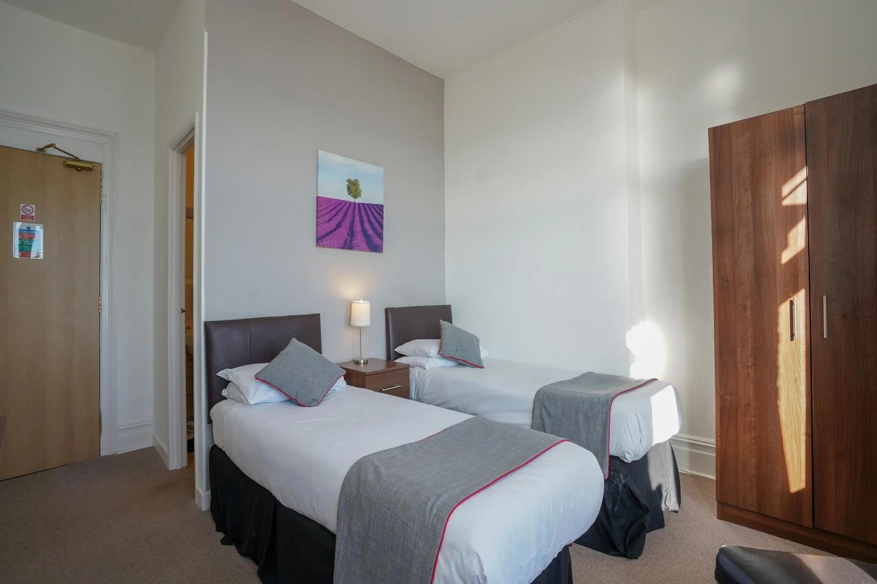 Bedroom, Bed in OYO Shanklin Beach Hotel