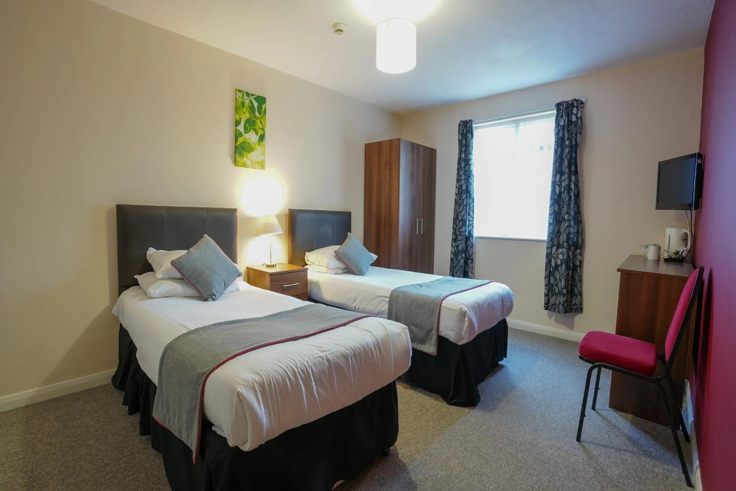 Bedroom, Bed in OYO Shanklin Beach Hotel