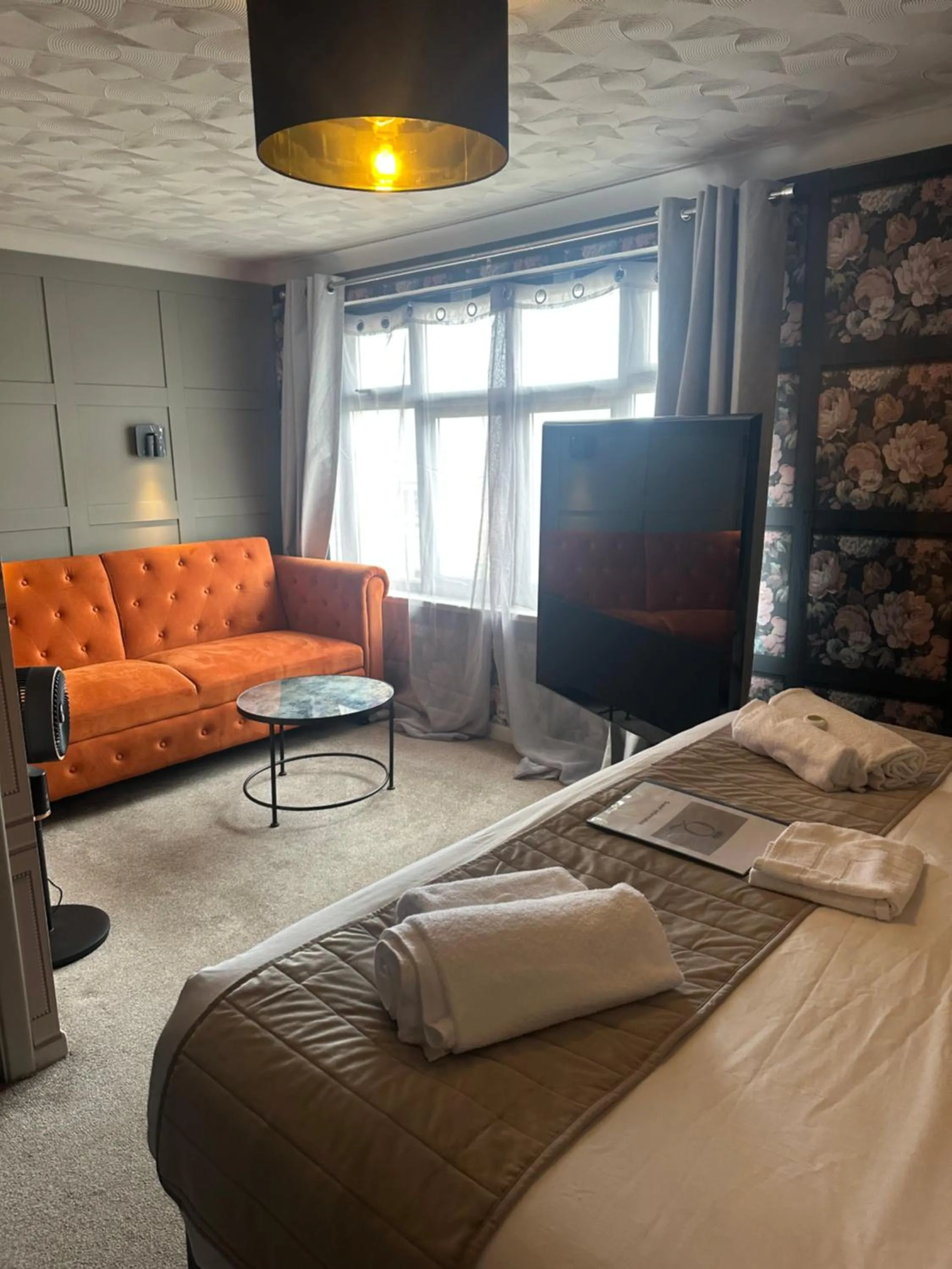 Bedroom, Bed in The Q Hotel