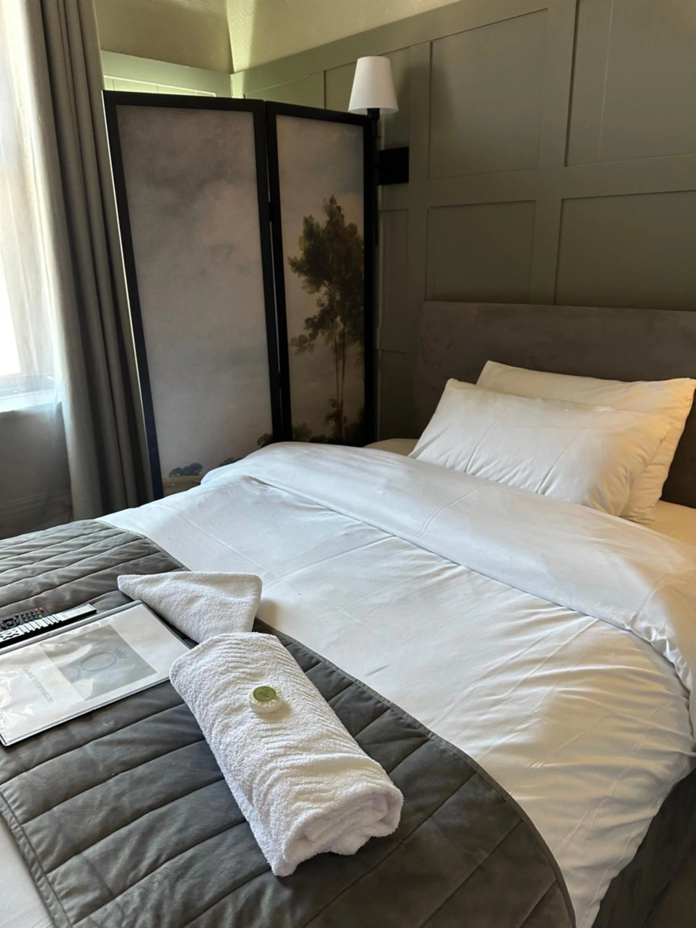 Bedroom, Bed in The Q Hotel