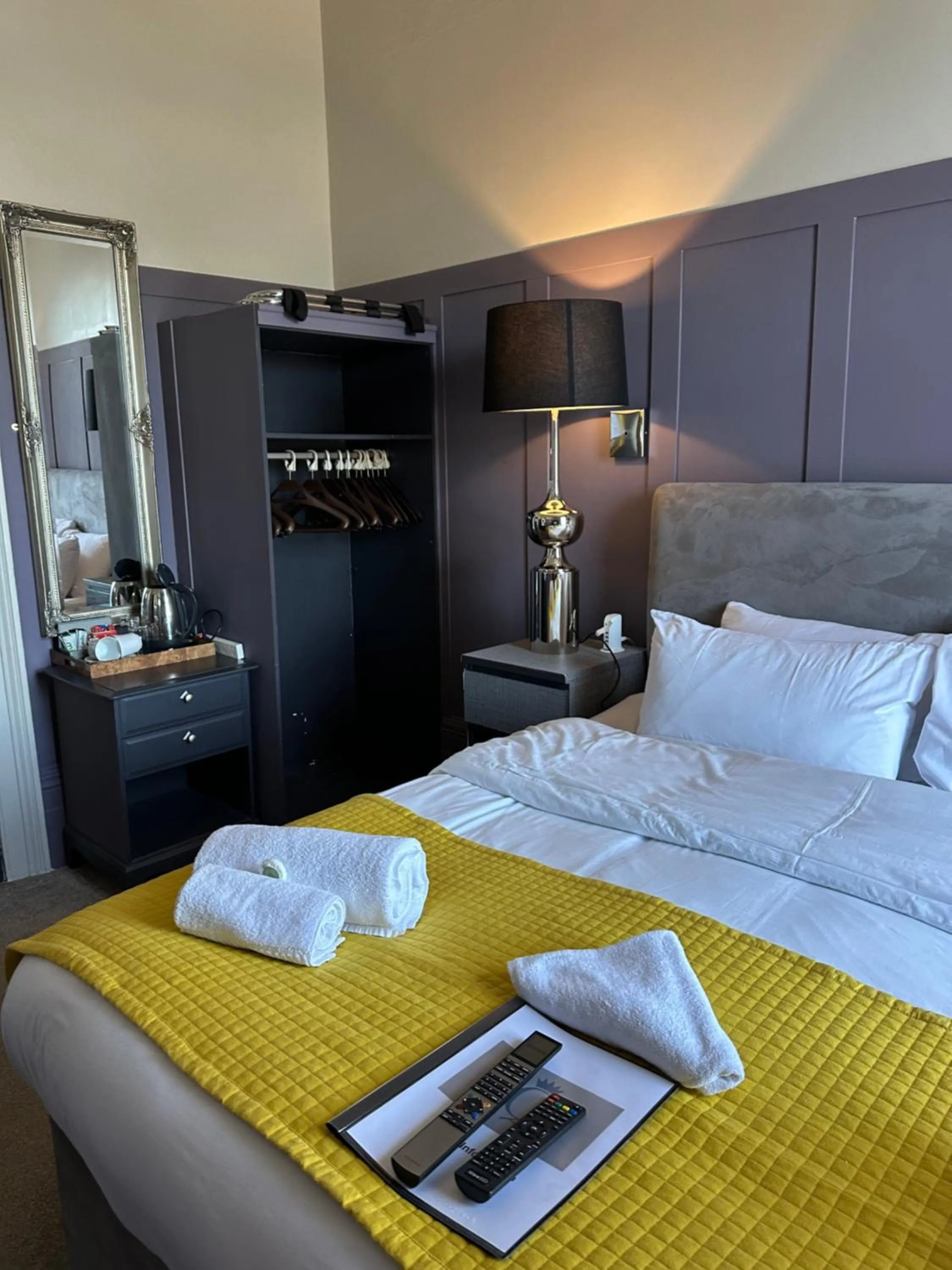 Bedroom, Bed in The Q Hotel