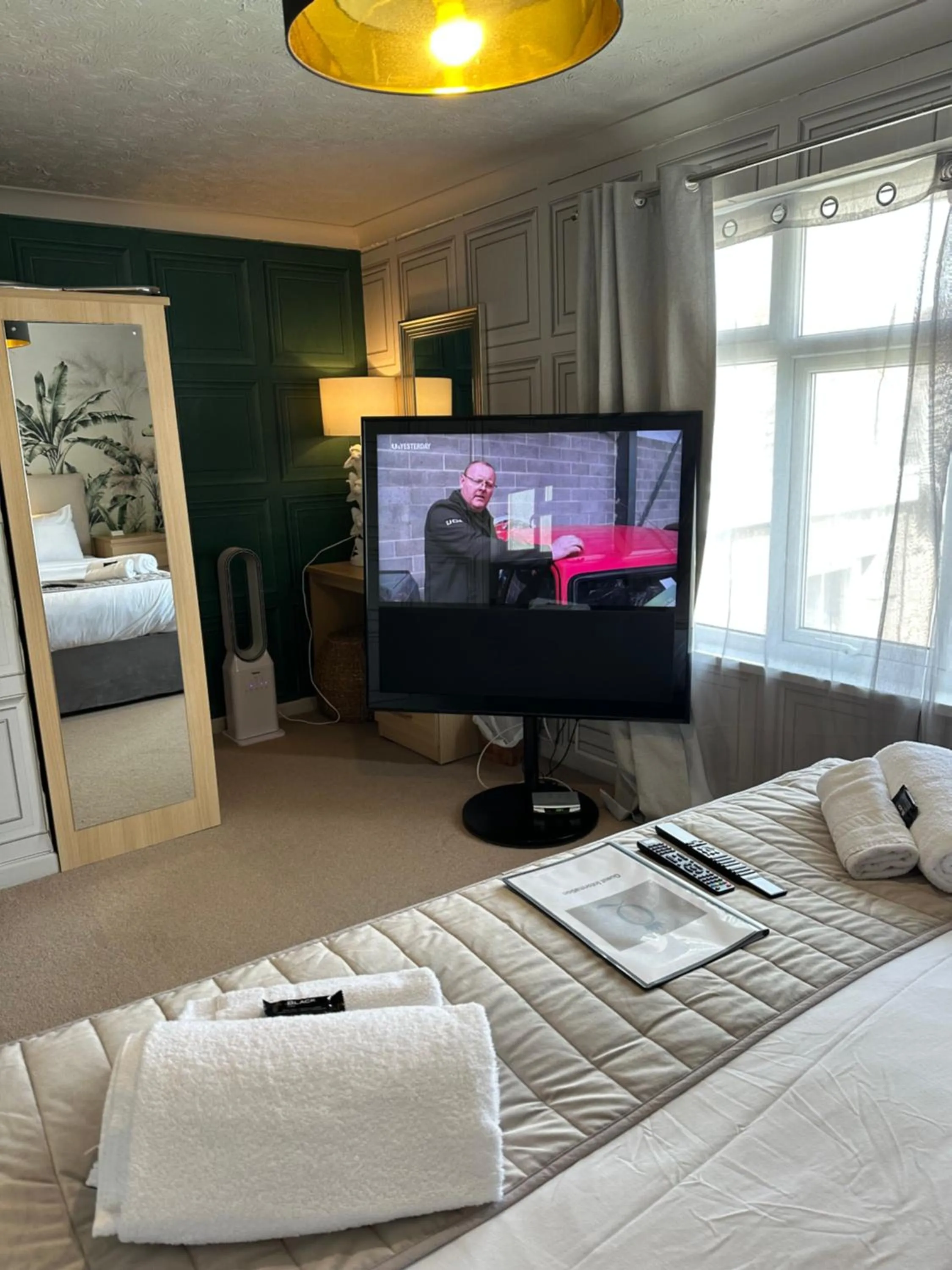 Bedroom, Bed in The Q Hotel