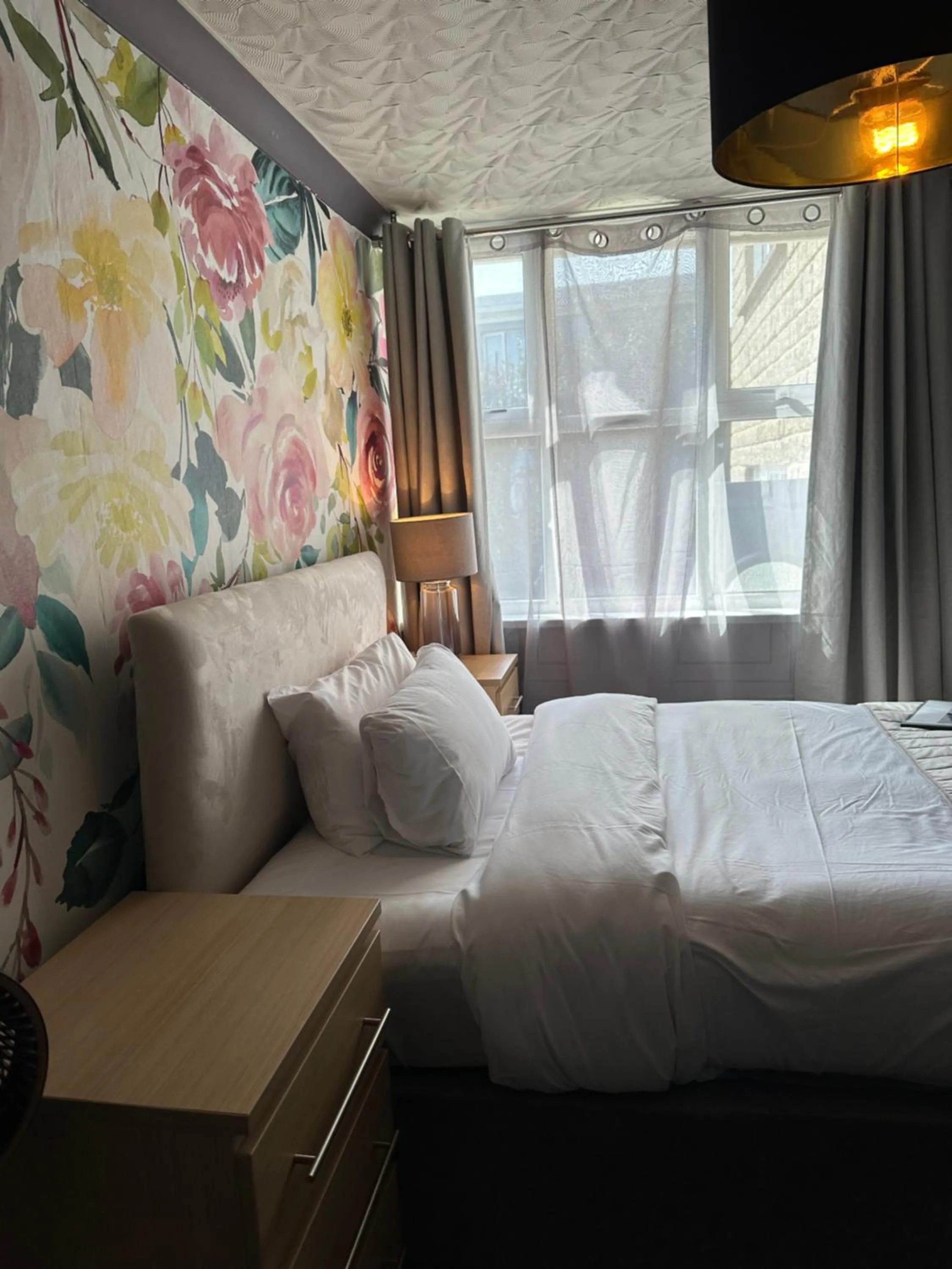 Bedroom, Bed in The Q Hotel