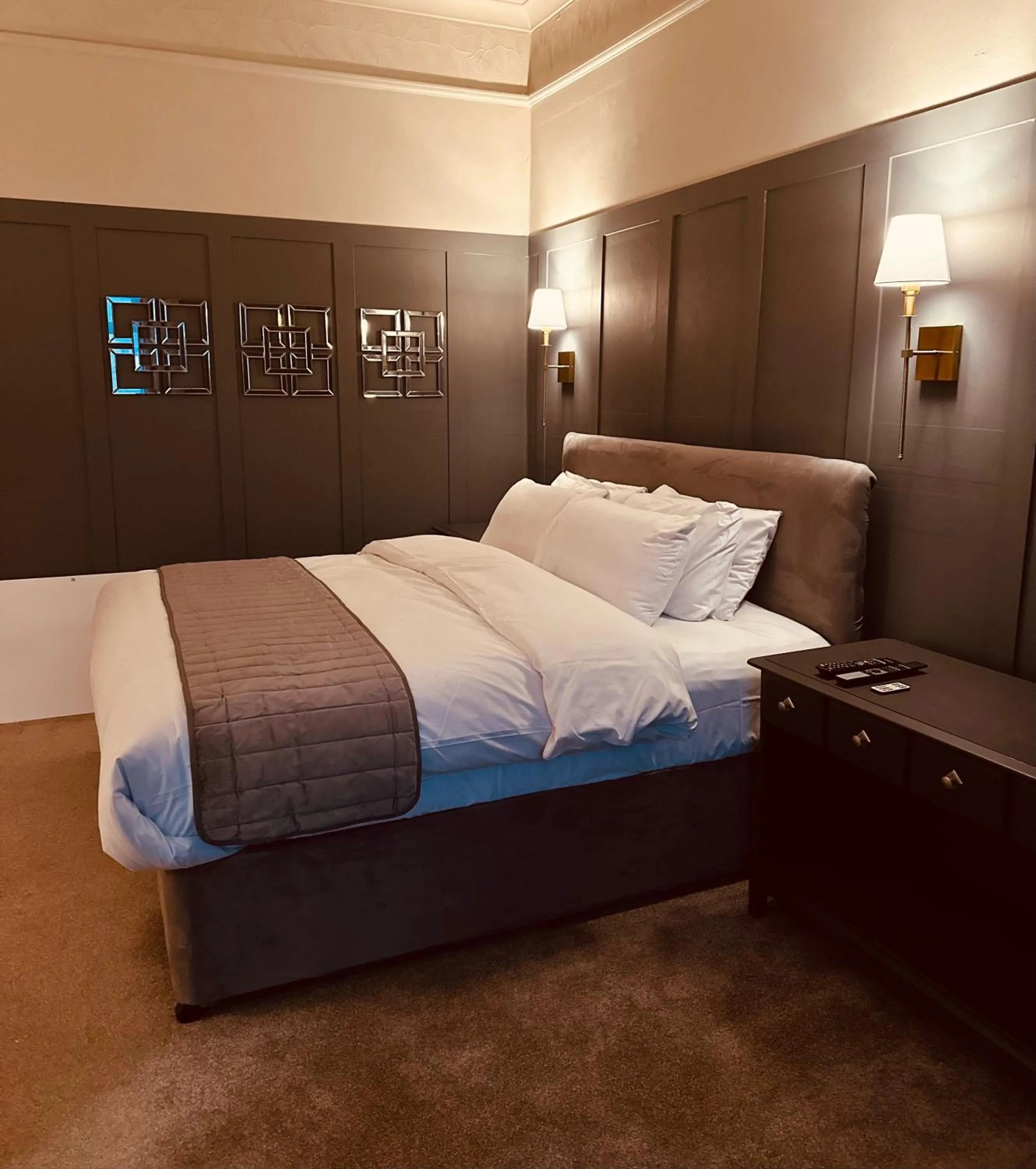 Bedroom, Bed in The Q Hotel