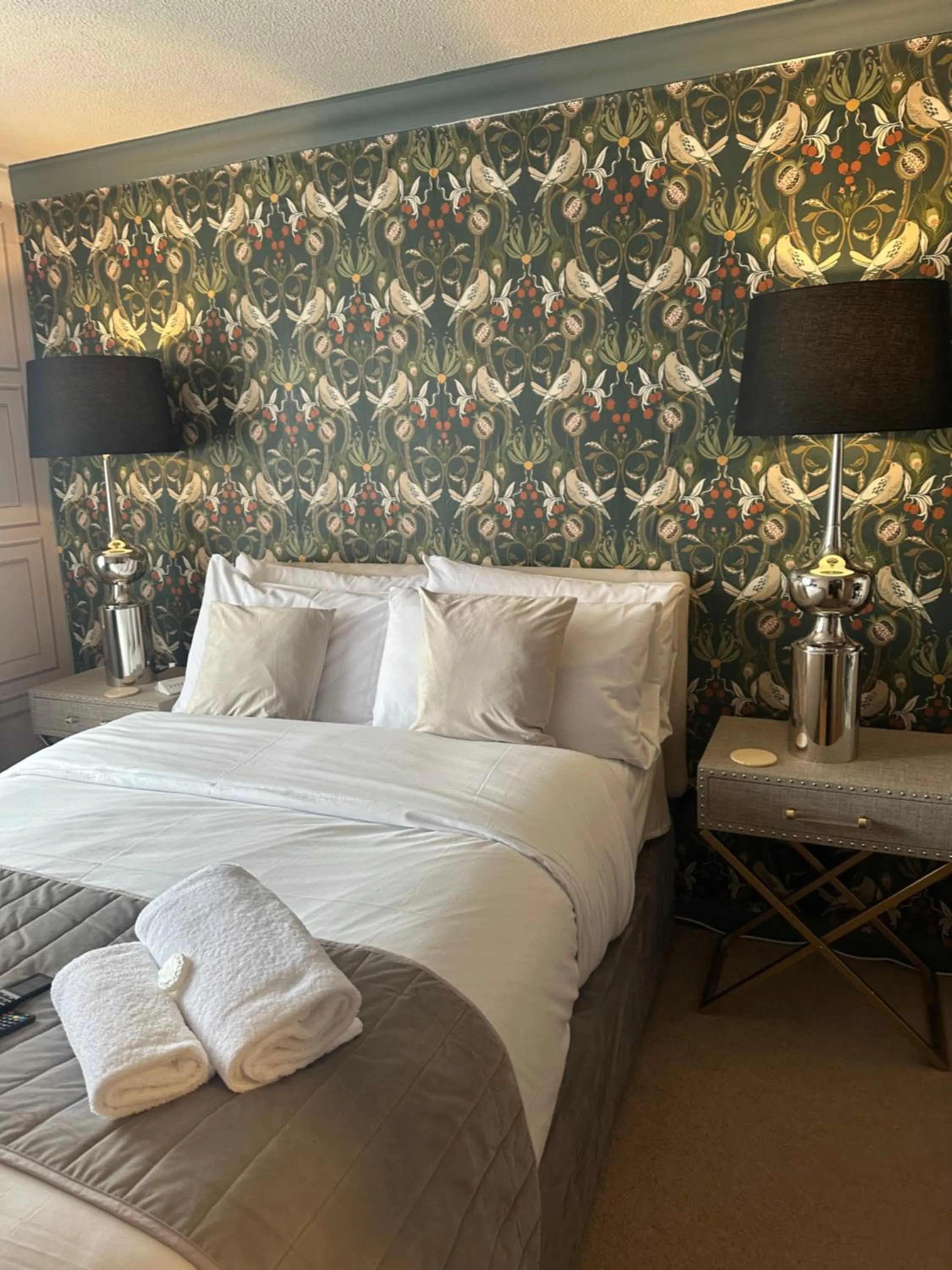 Bedroom, Bed in The Q Hotel