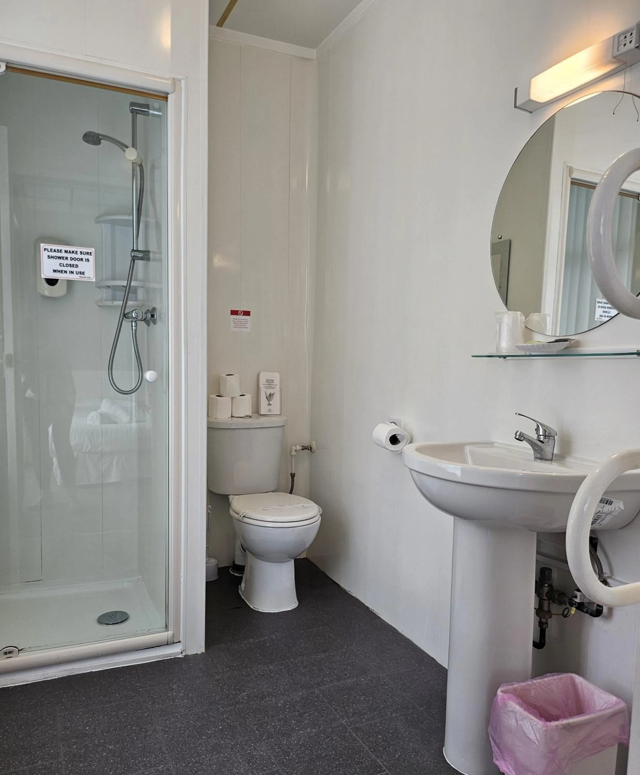 Shower in The Blenheim Mount Hotel