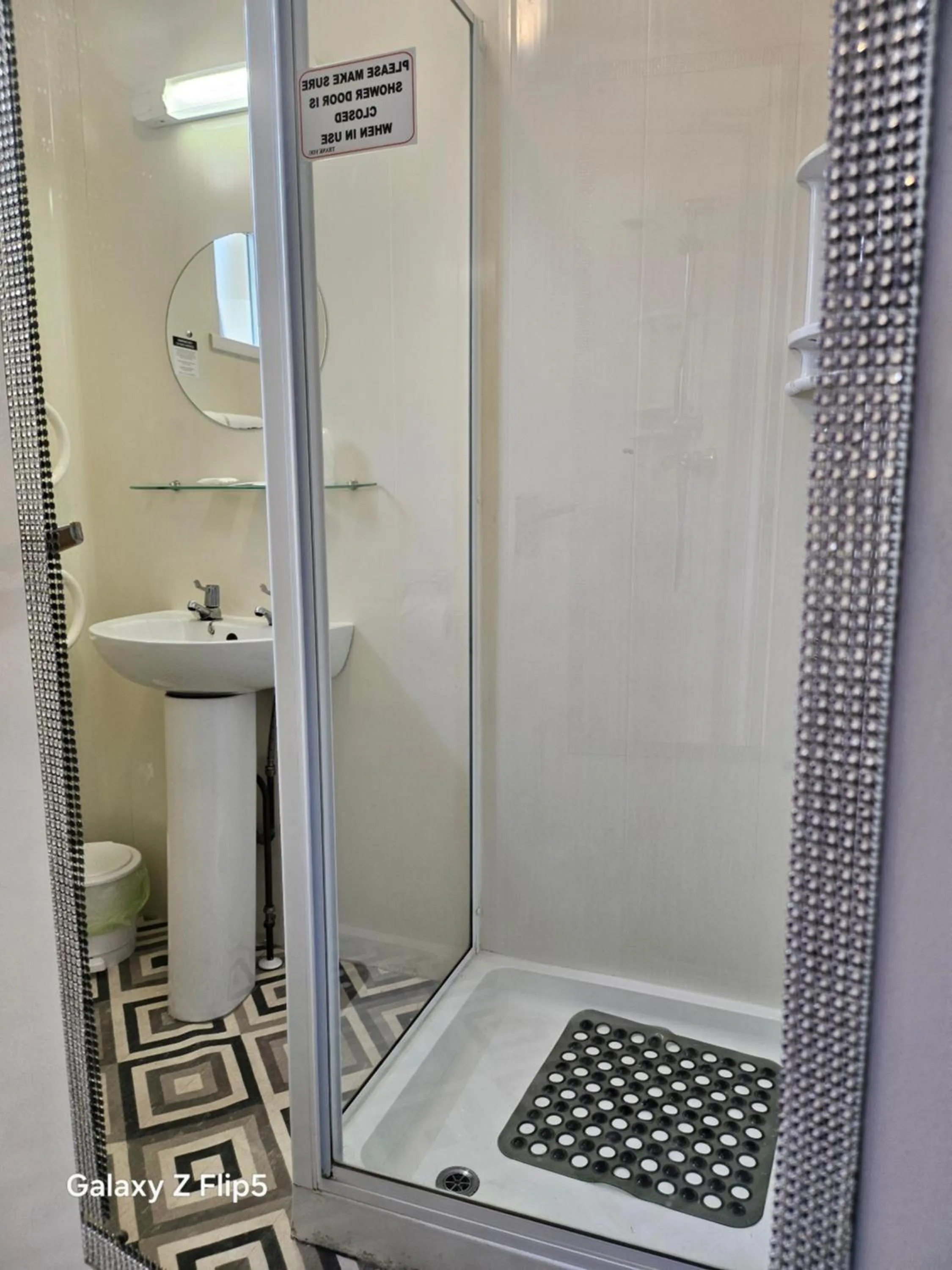 Shower in The Blenheim Mount Hotel