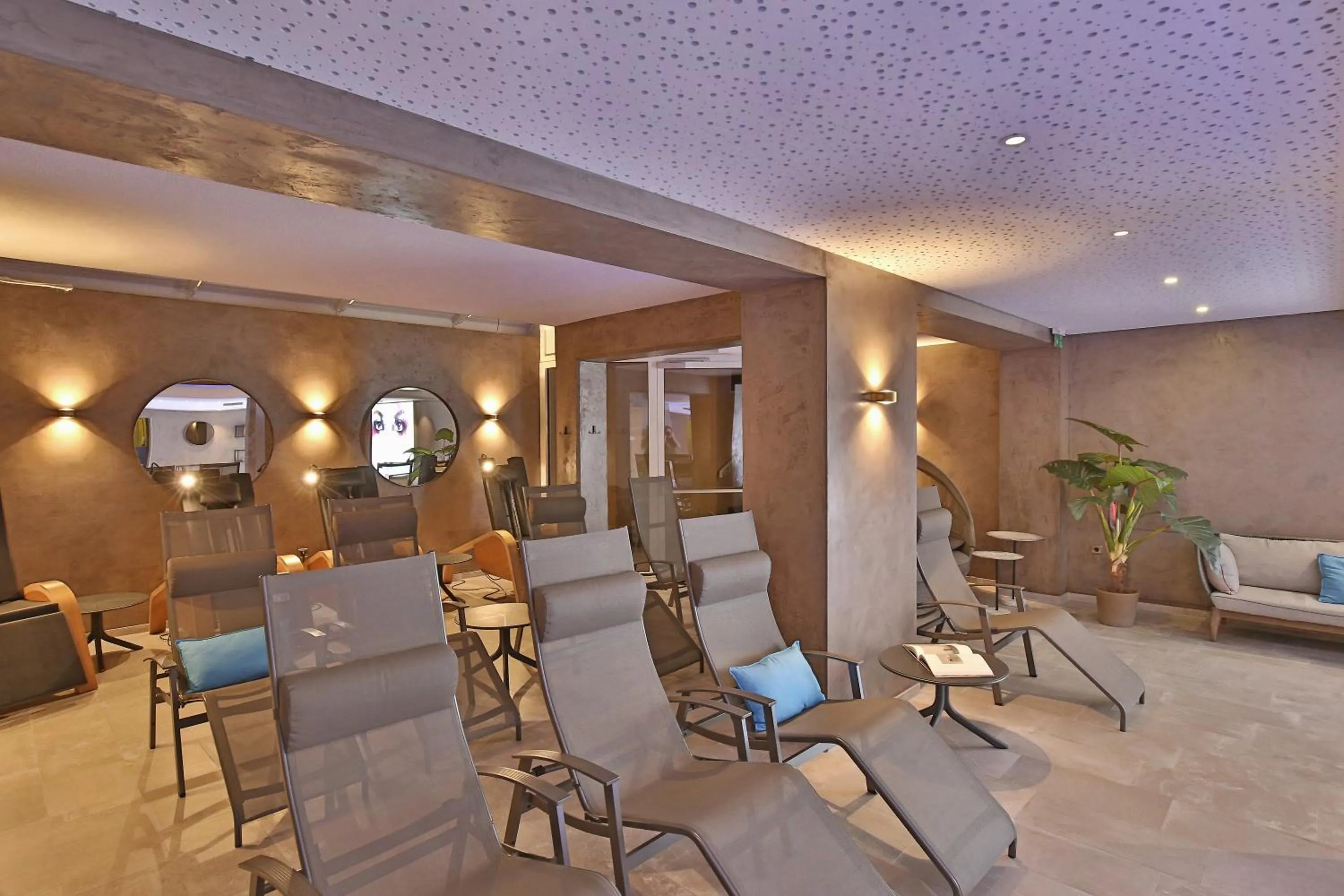 Swimming pool in Die Seefelderin - Boutiquehotel St. Georg