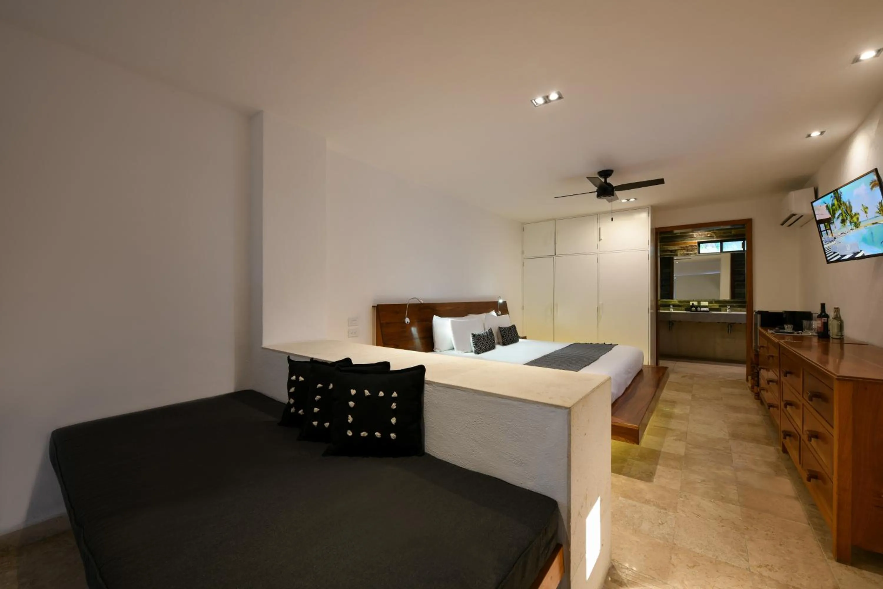 Photo of the whole room in Casa del Jaguar Beach Hotel