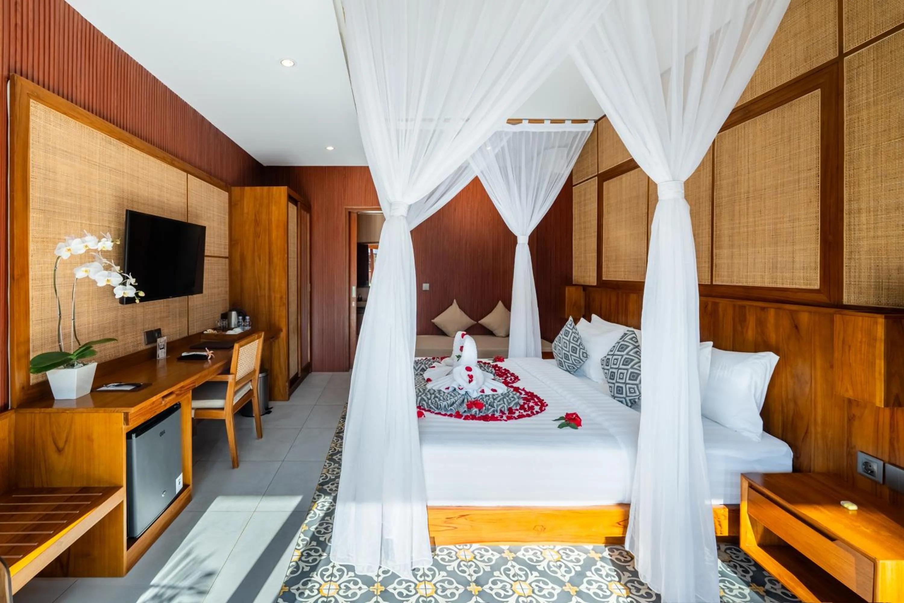 Photo of the whole room, Bed in Puri Andong Villa