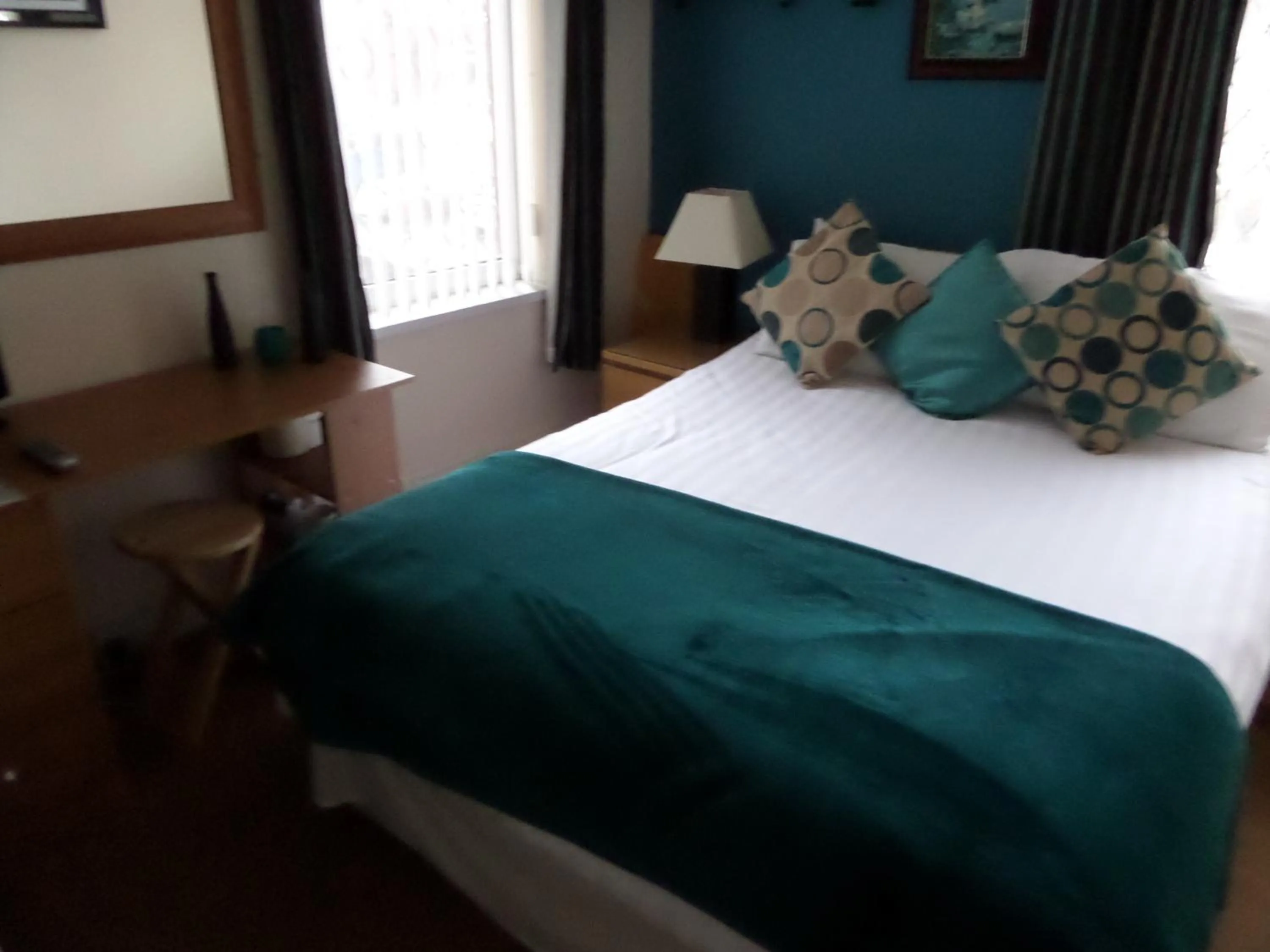 Day, Bed in The Grays