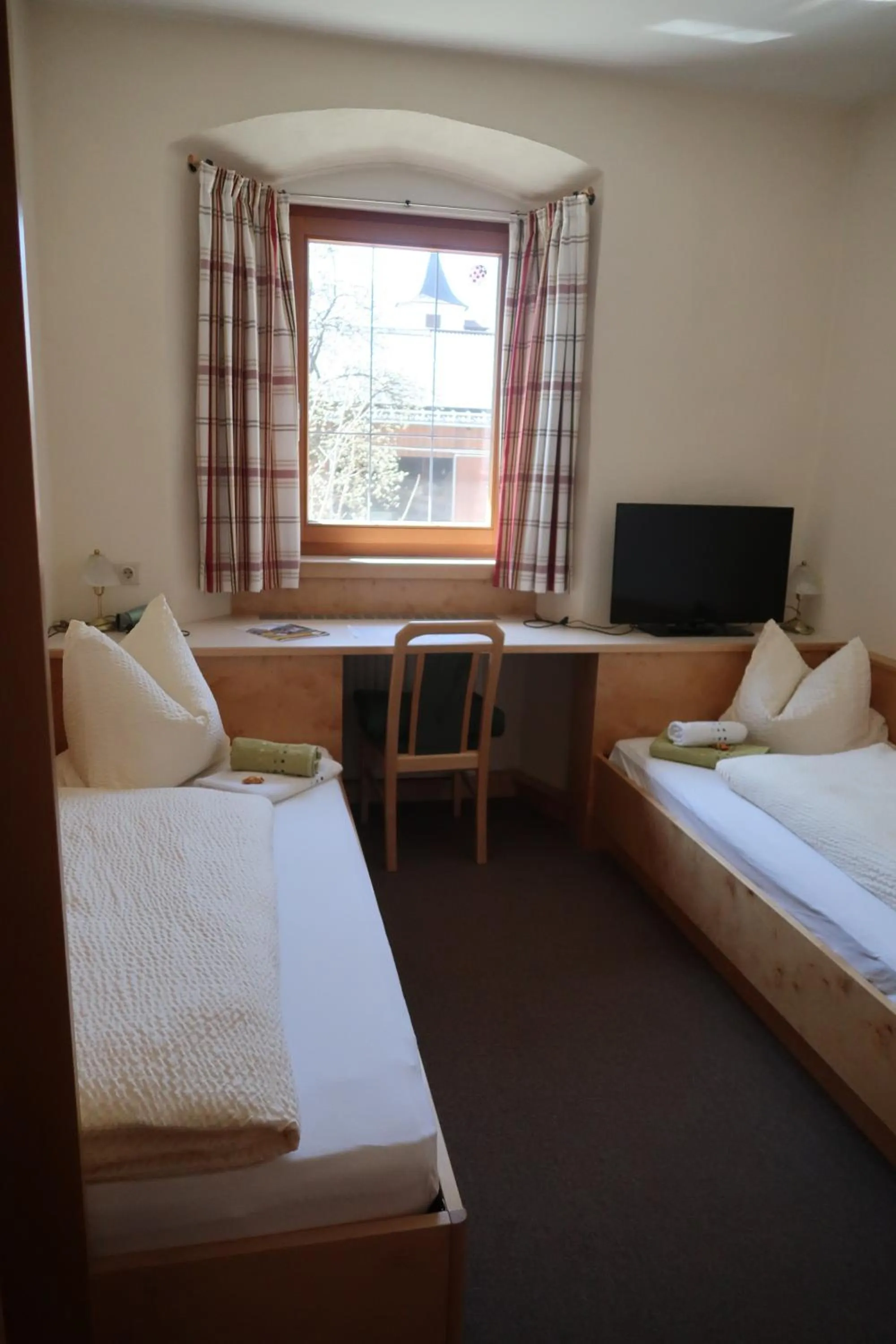 Photo of the whole room, Bed in Hotel Garni Löwen