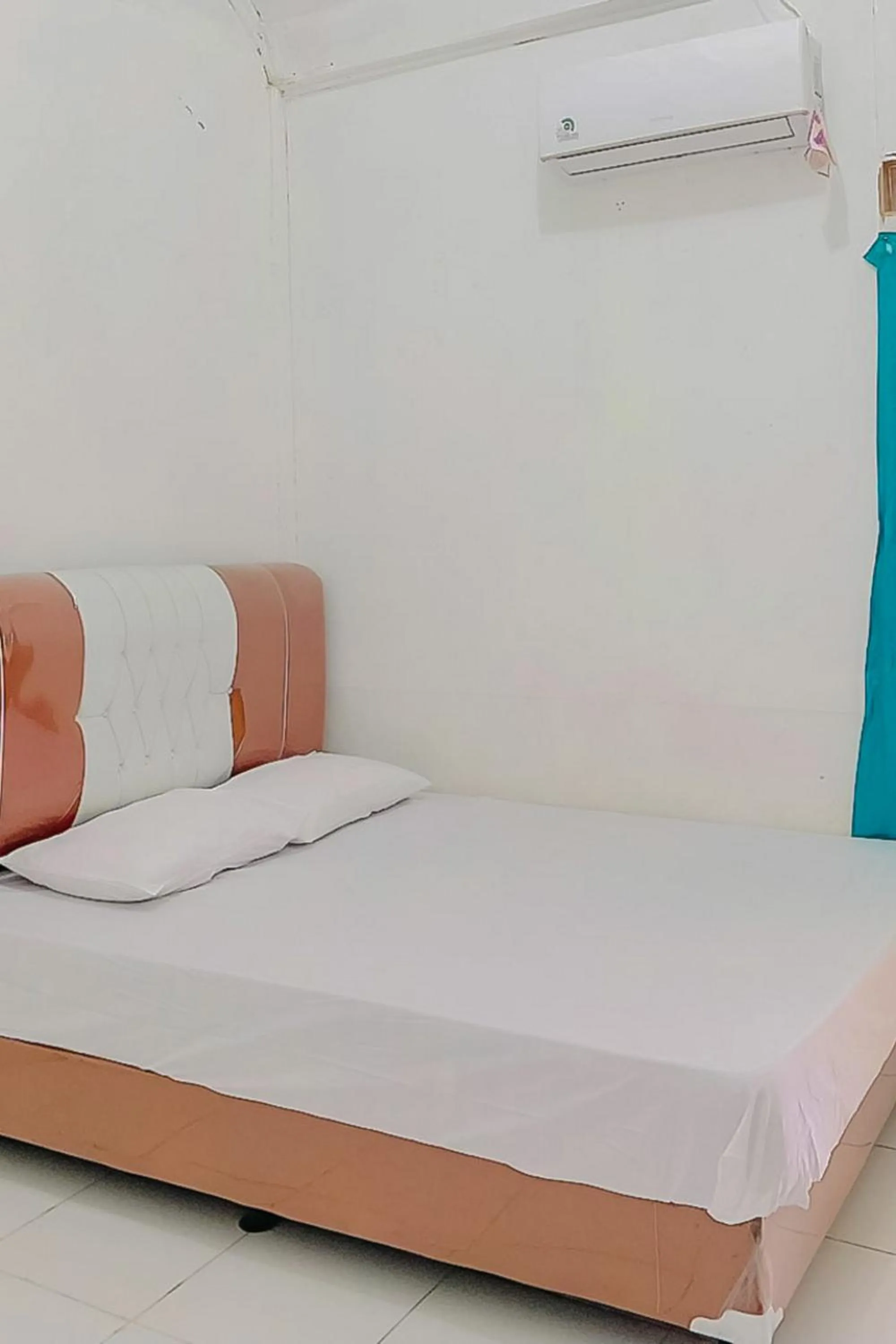 Bed in AA BUNGSU Syariah Balekambang Ciletuh Sukabumi RedPartner