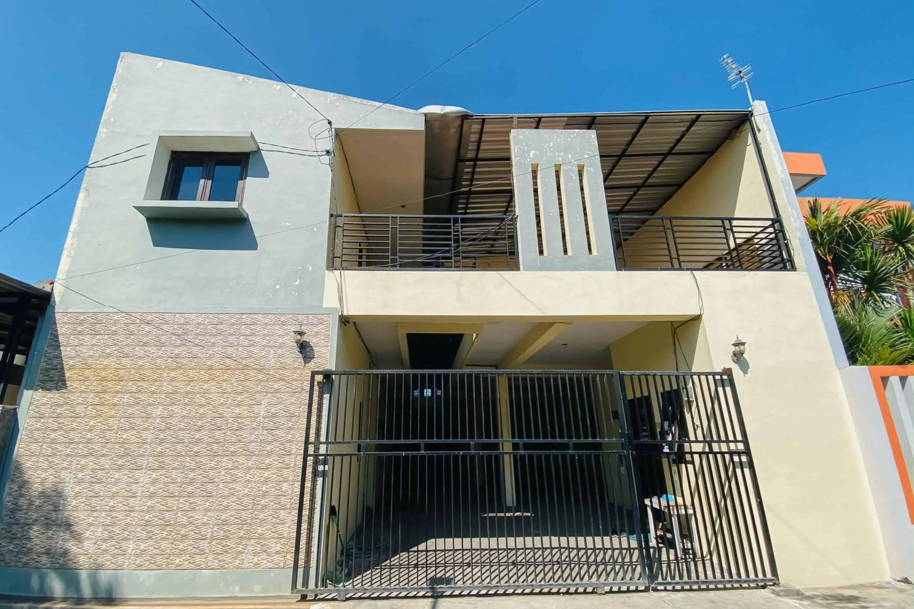 Property building in Kanca Homestay Syariah RedPartner near GOR Untung Suropati