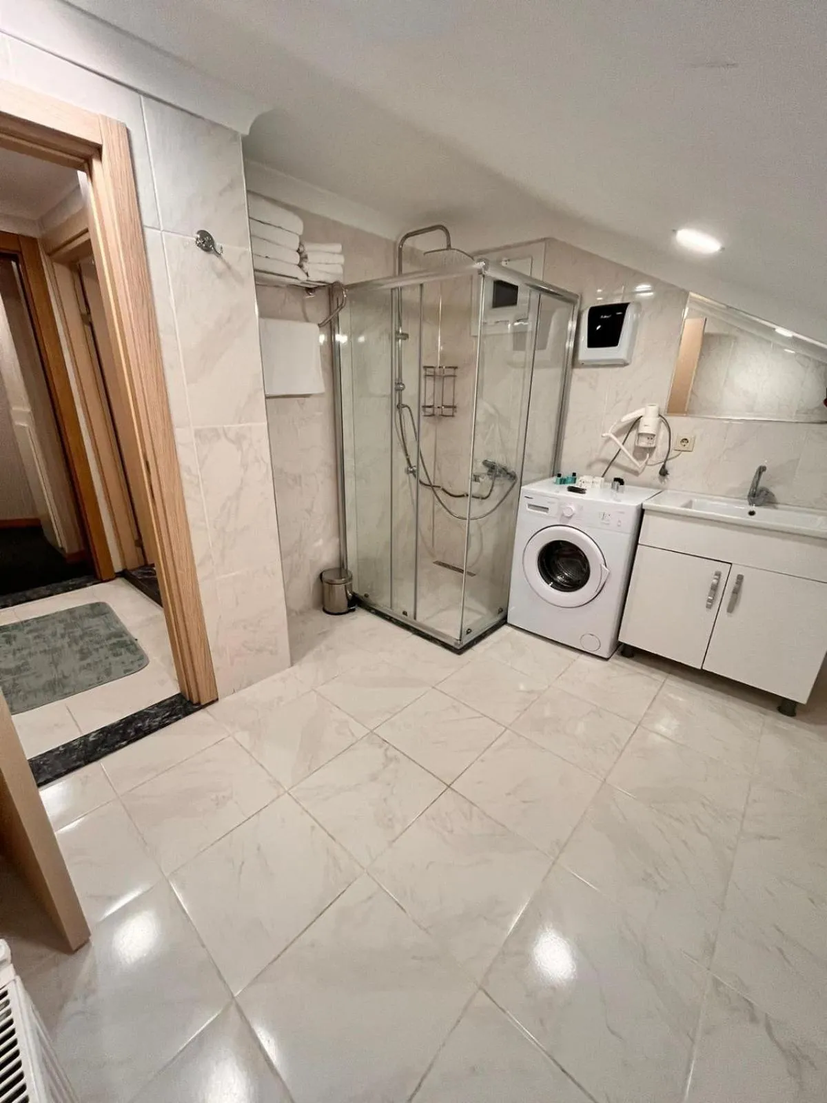 Shower in Şimal Hotel