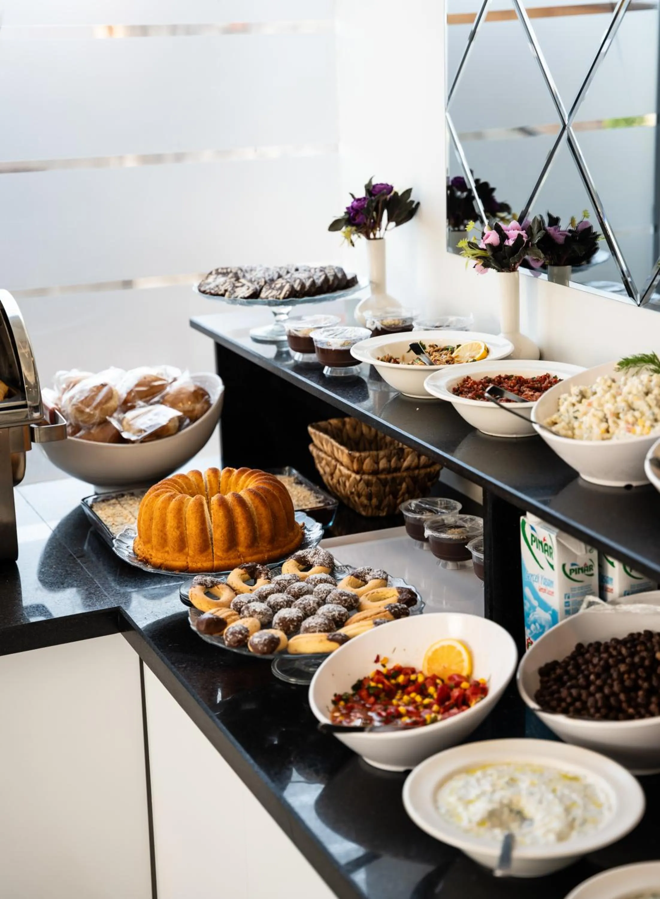 Restaurant/places to eat in Şimal Hotel