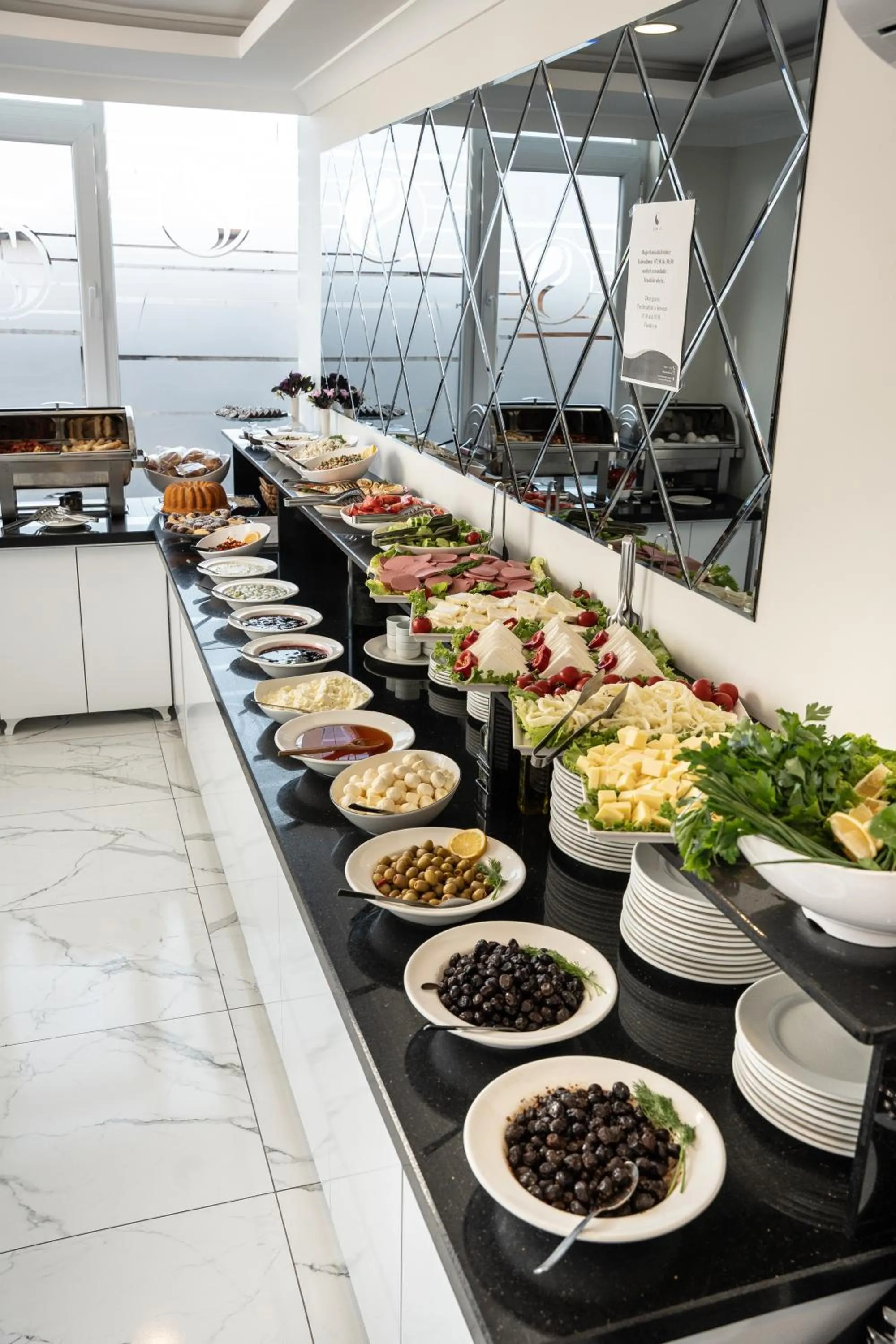 Restaurant/places to eat in Şimal Hotel