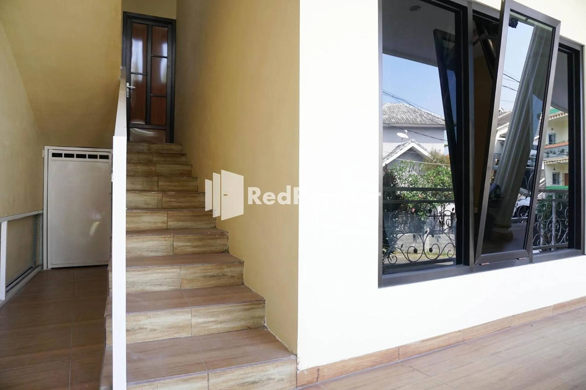 Property building in Griya Imafa Inn RedPartner near Jatim Park 2