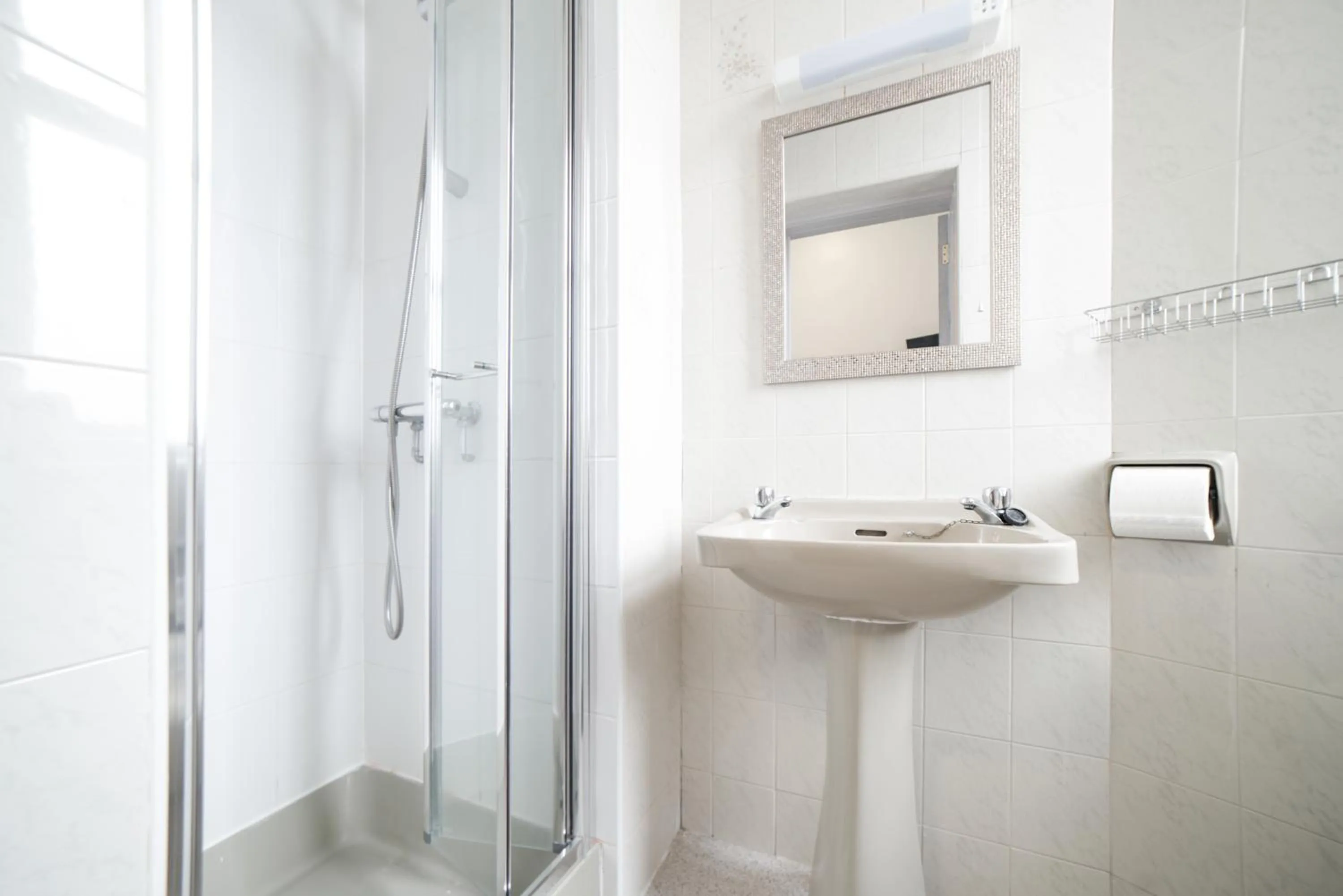 Bathroom in Comfort Inn Blackpool Gresham