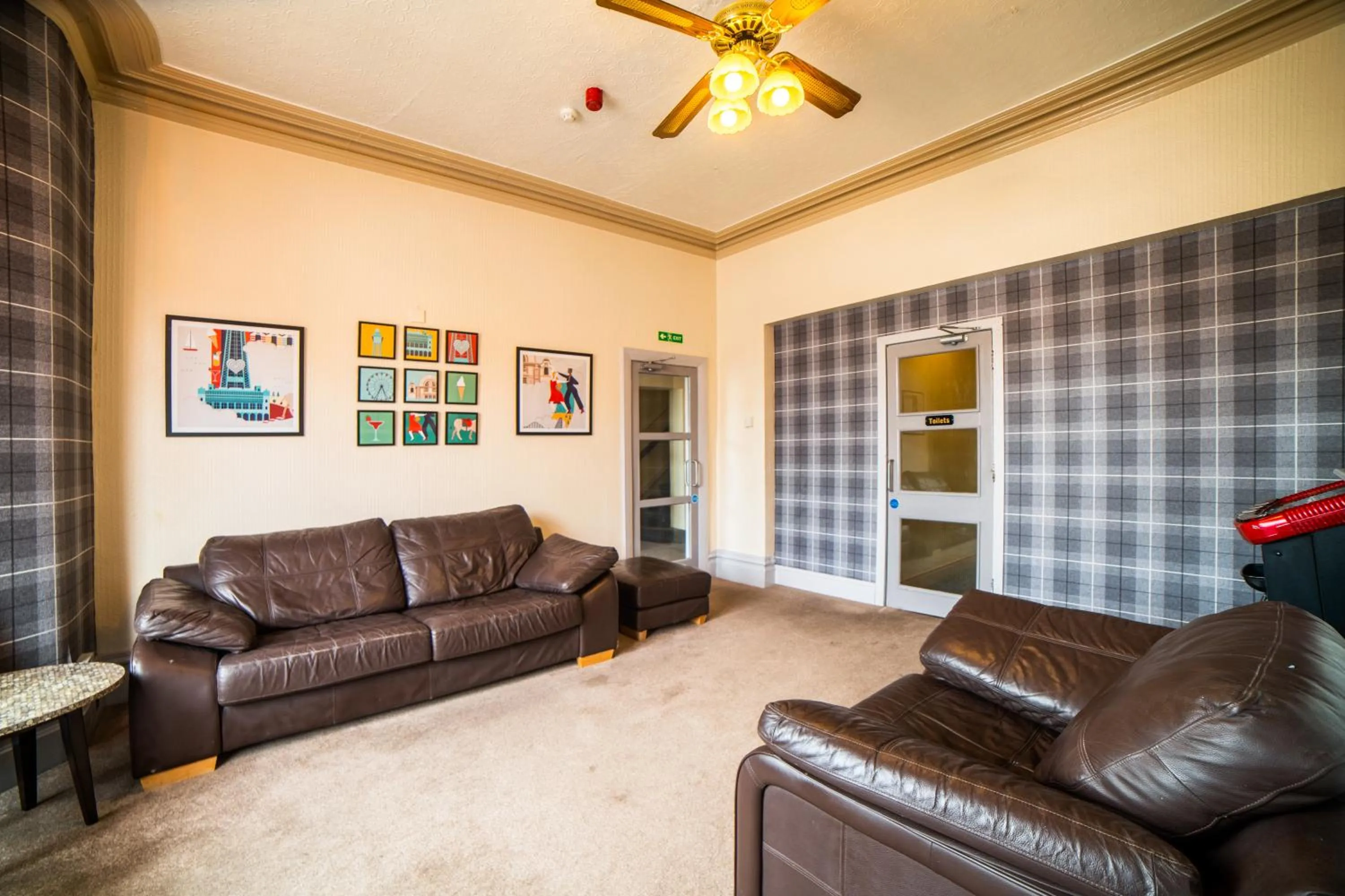 Lounge or bar in Comfort Inn Blackpool Gresham