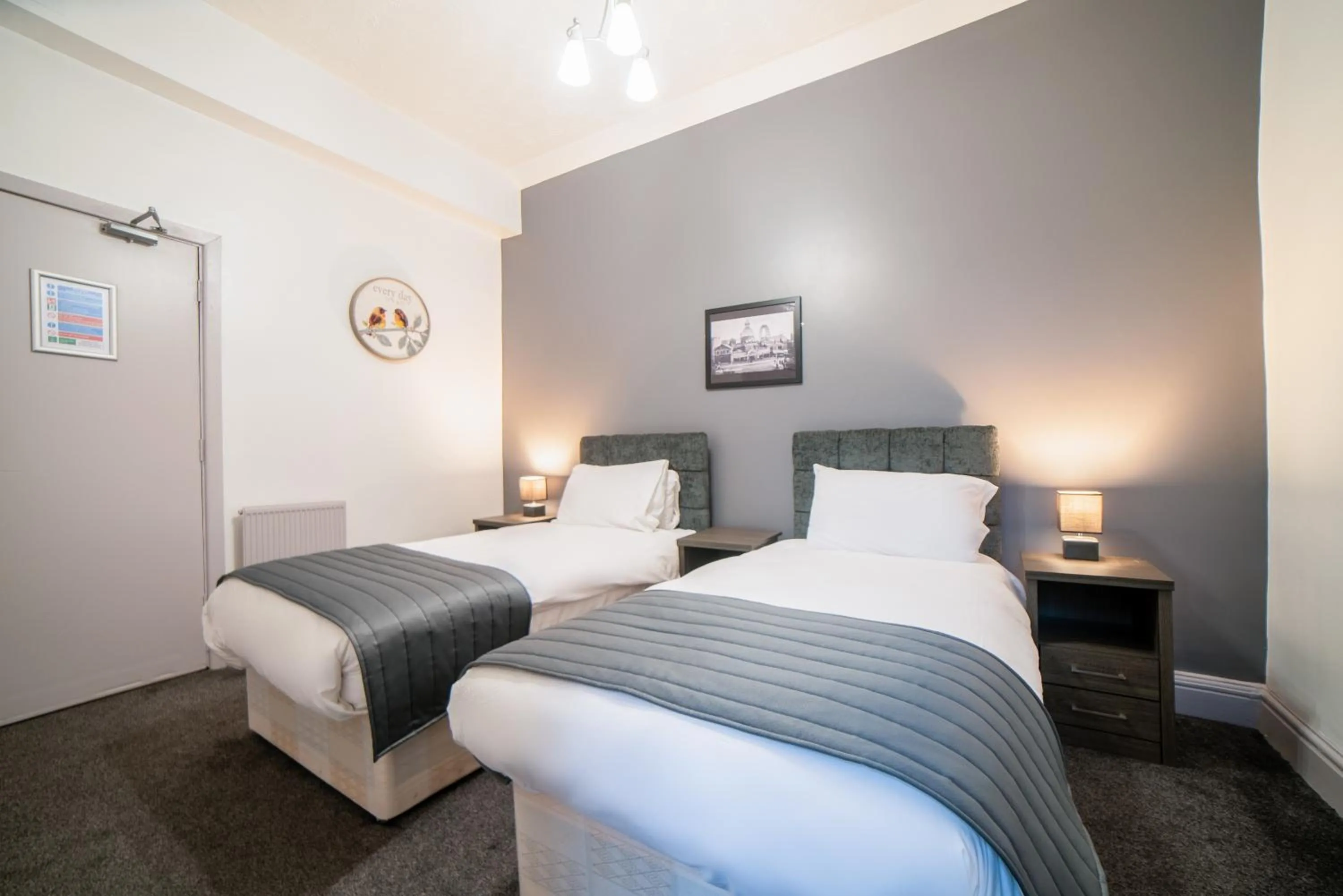 Bedroom, Bed in Comfort Inn Blackpool Gresham