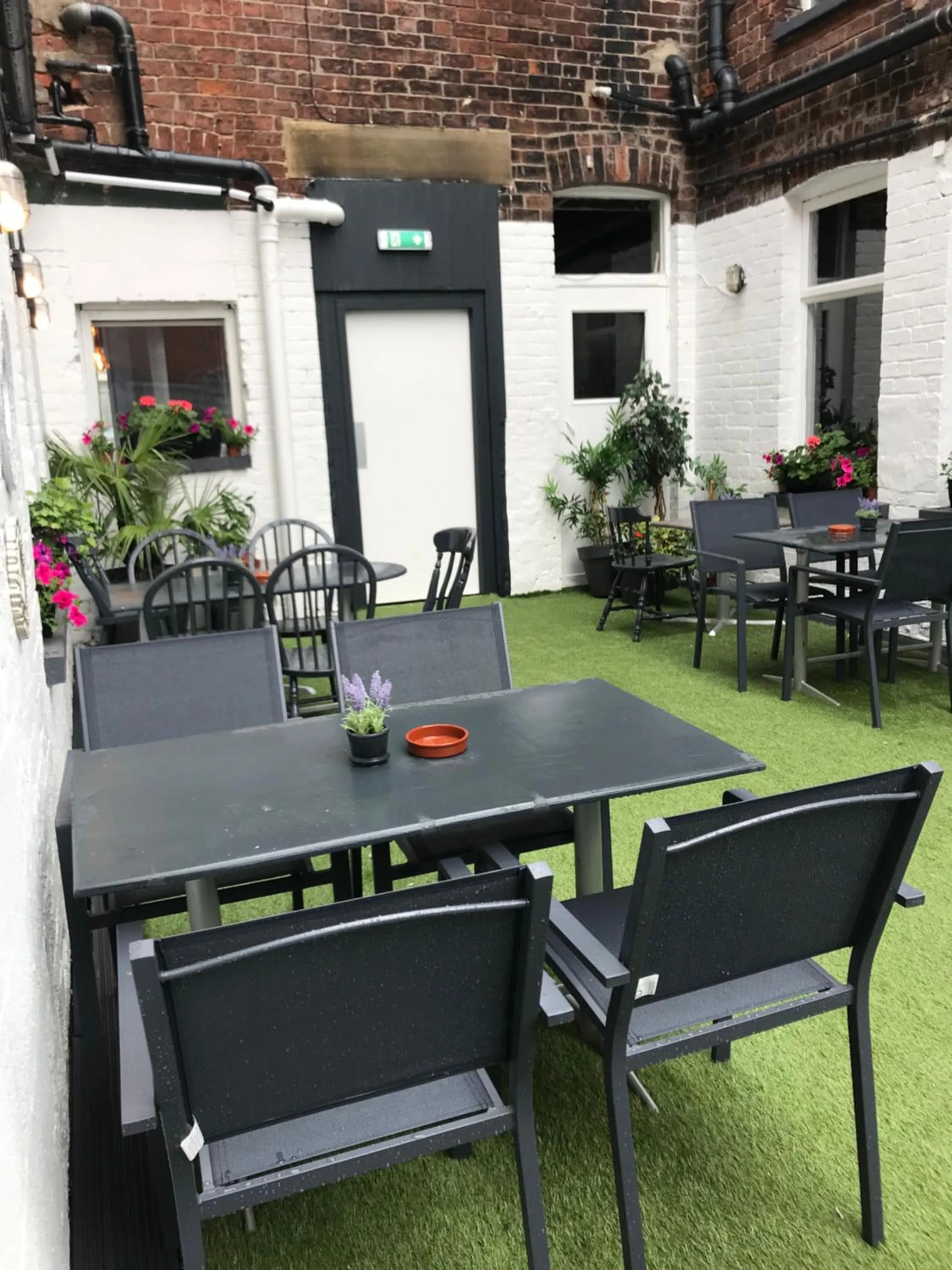 Patio in The Wellington House Hotel