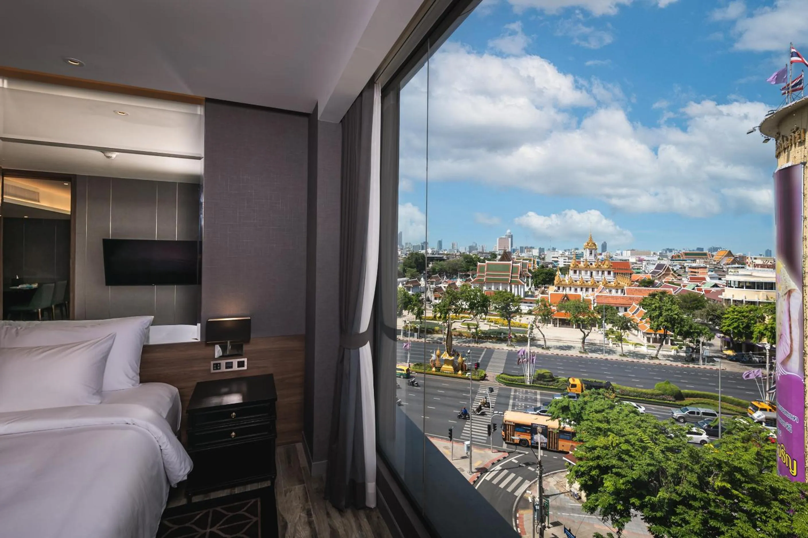 Bedroom, Bed in Ayathorn Bangkok