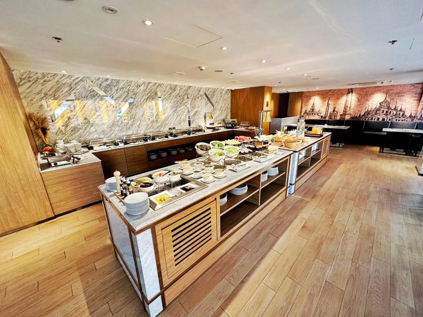 Restaurant/places to eat in Ayathorn Bangkok