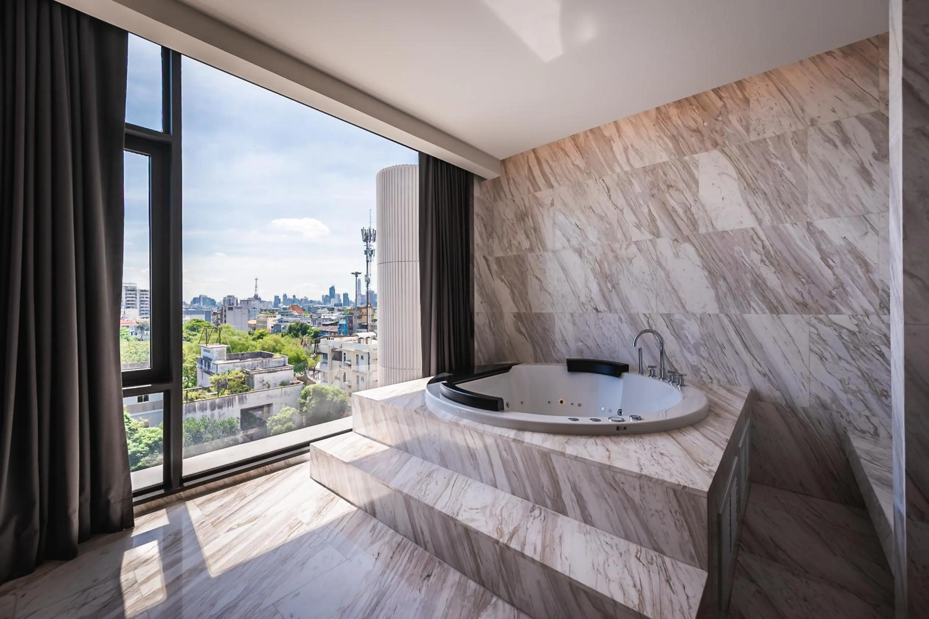 Bath in Ayathorn Bangkok