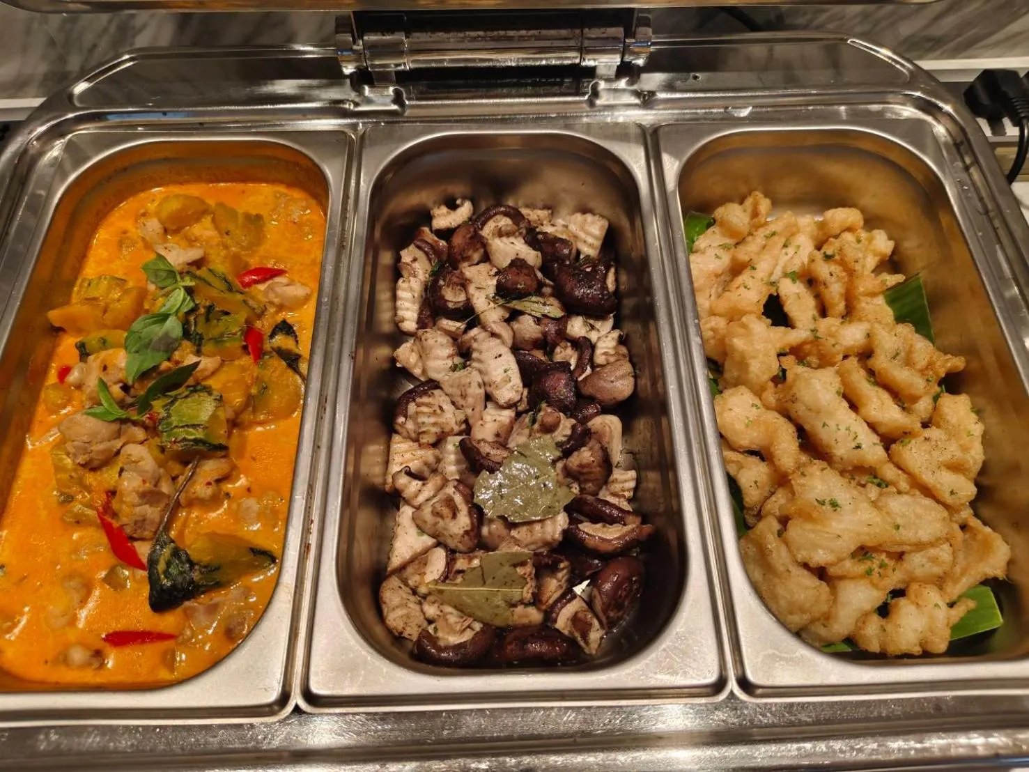 Restaurant/places to eat in Ayathorn Bangkok