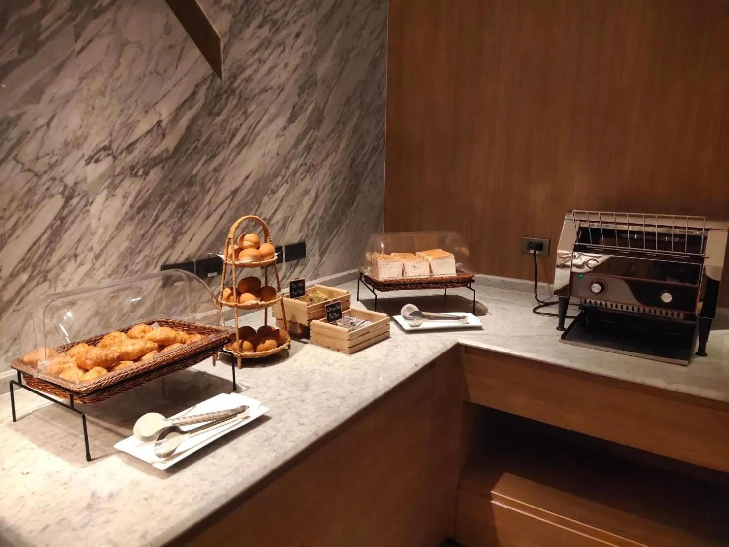 Restaurant/places to eat in Ayathorn Bangkok