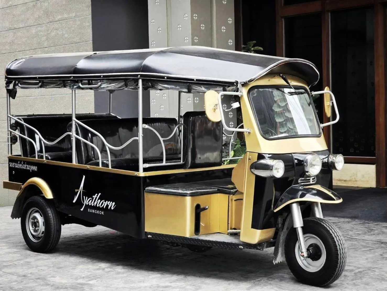 shuttle in Ayathorn Bangkok