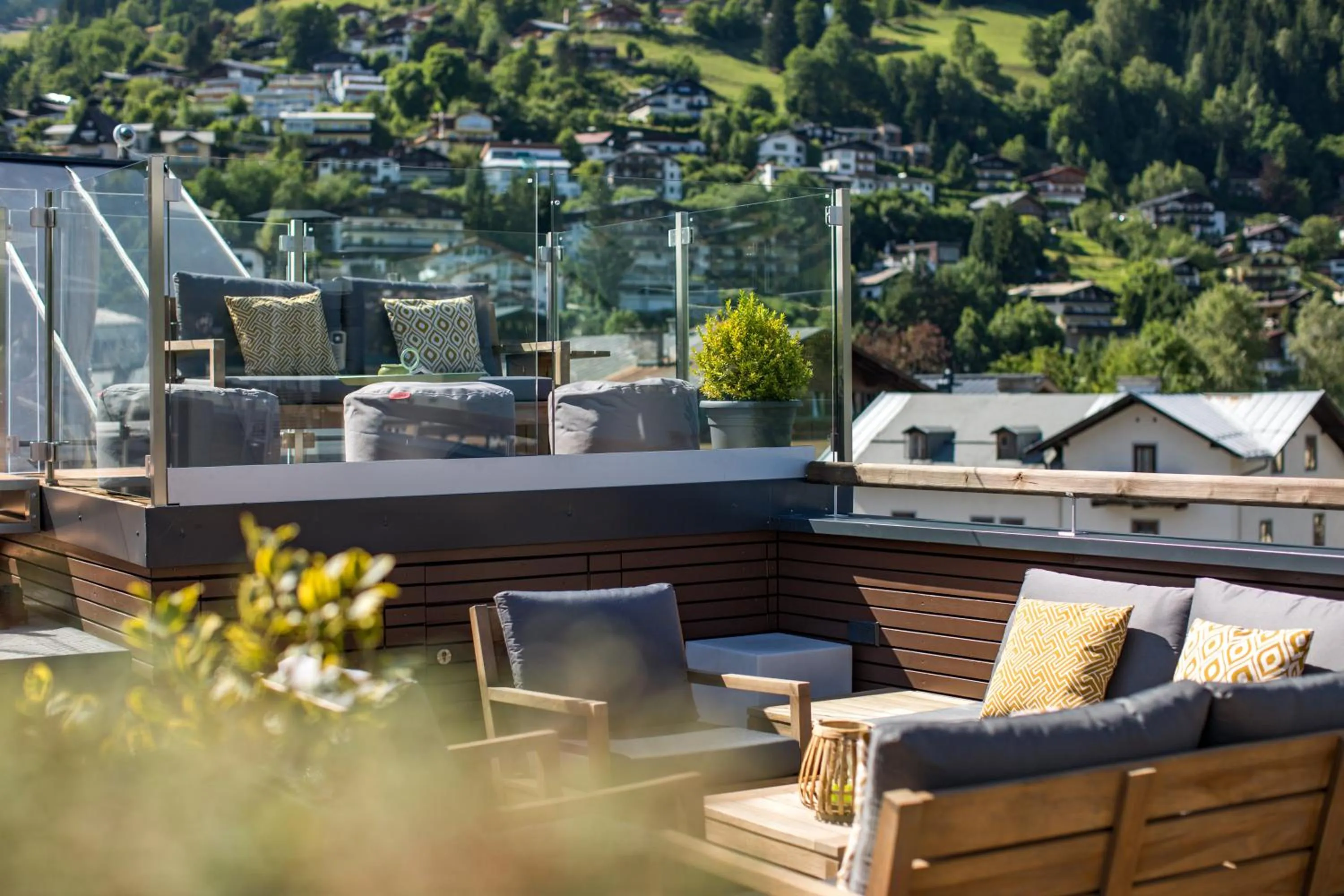 Lounge or bar in HEITZMANN - Hotel & Rooftop