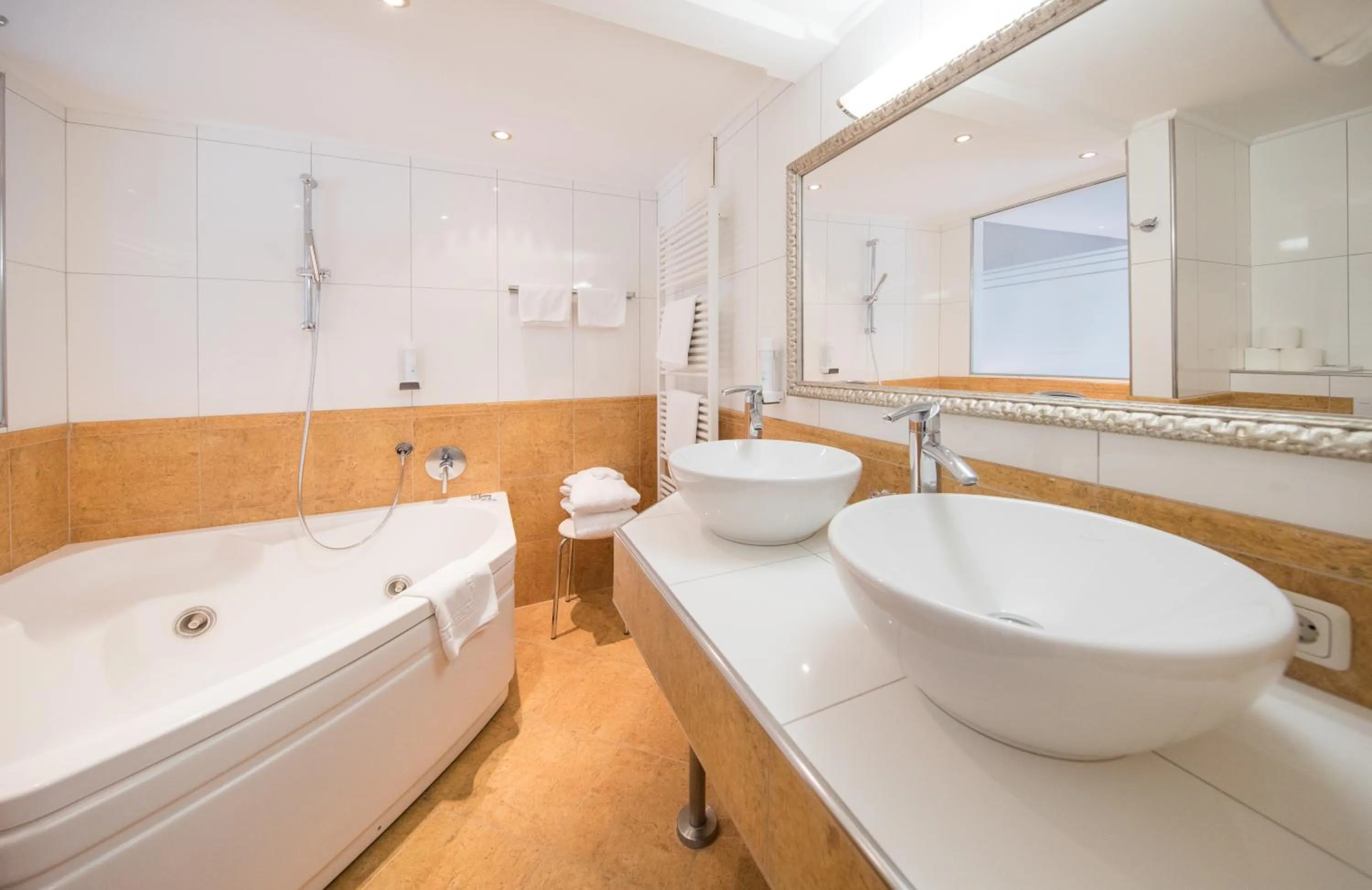 Bathroom in HEITZMANN - Hotel & Rooftop