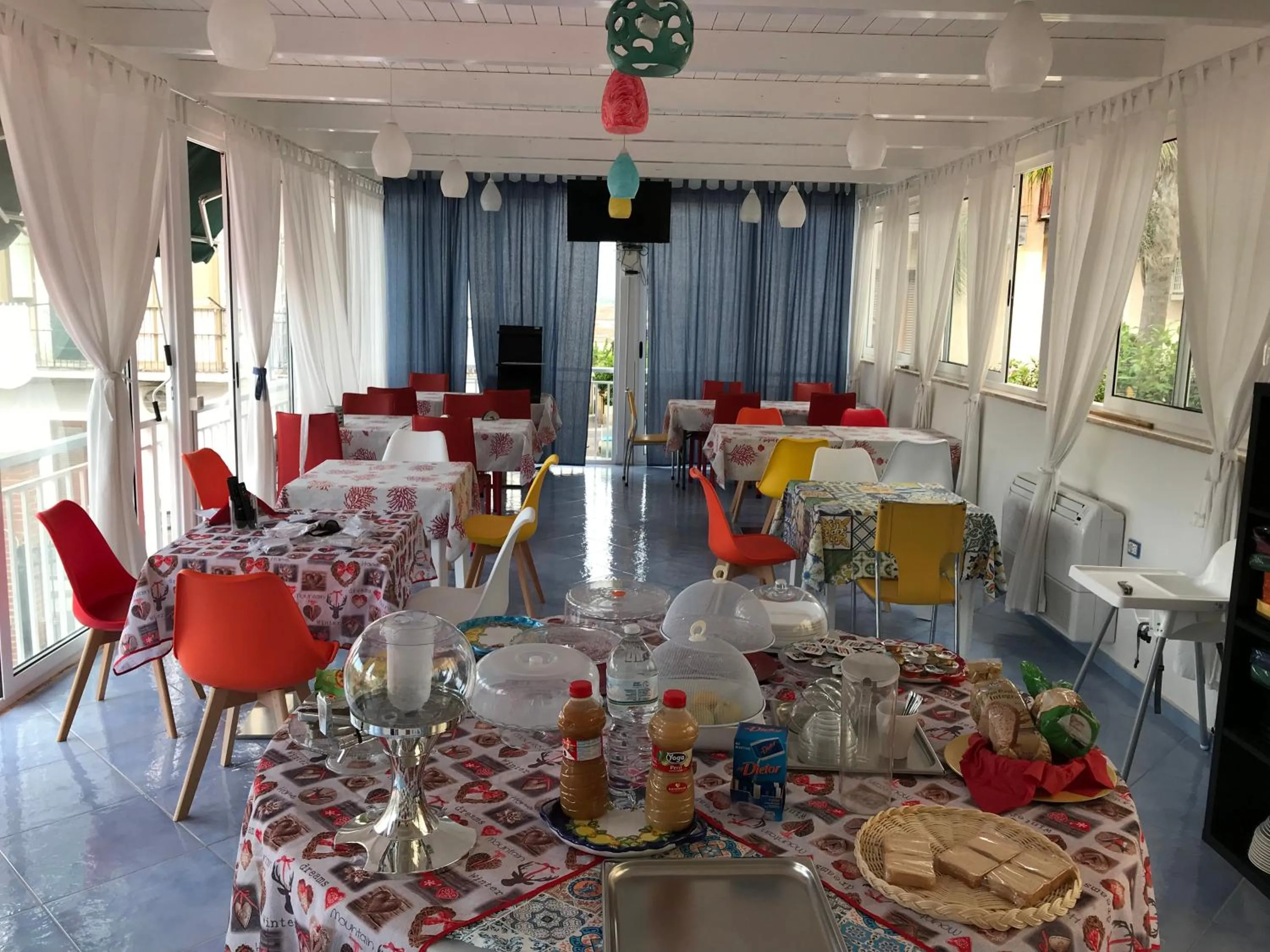 Food and drinks in Villa Scotillo Boutique Hotel