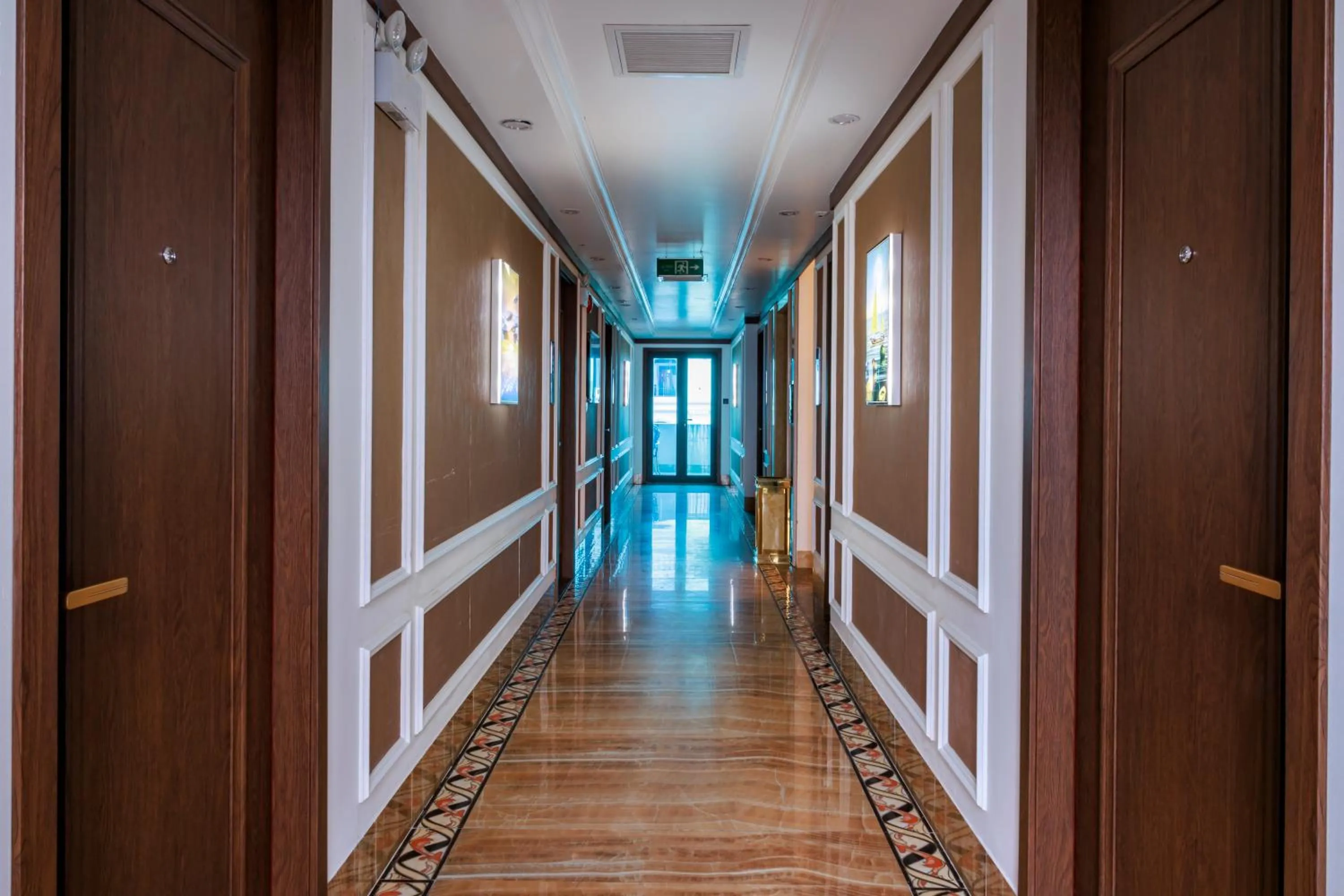 Seating area in New Sun Móng Cái Hotel