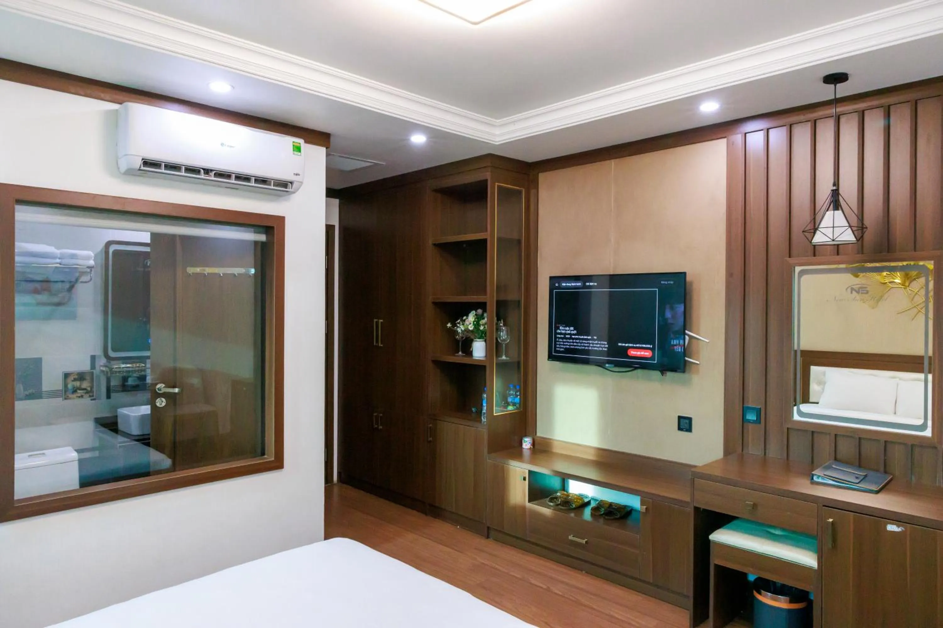 Kitchen or kitchenette, Bed in New Sun Móng Cái Hotel