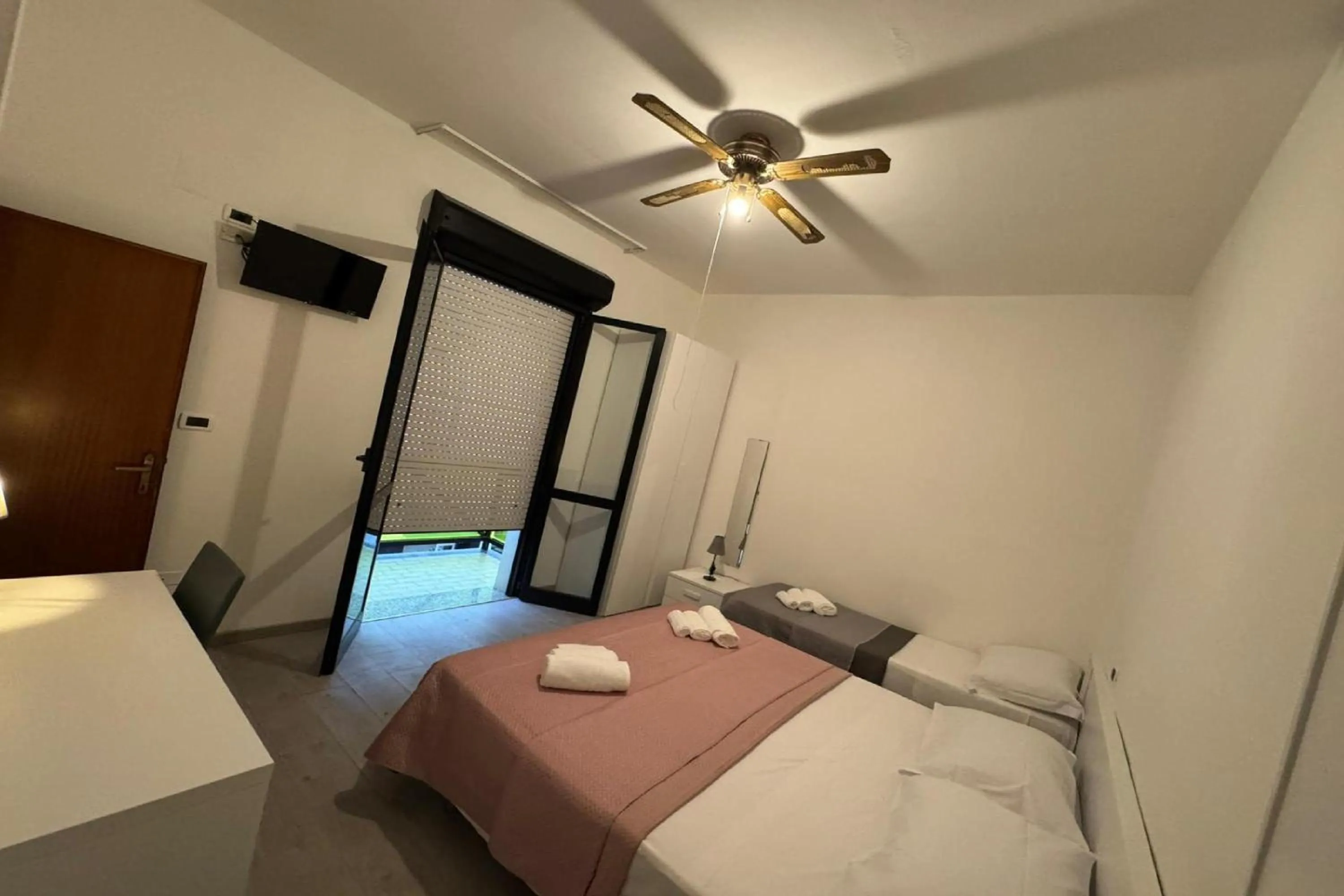 Bedroom, Bed in Hotel Bologna