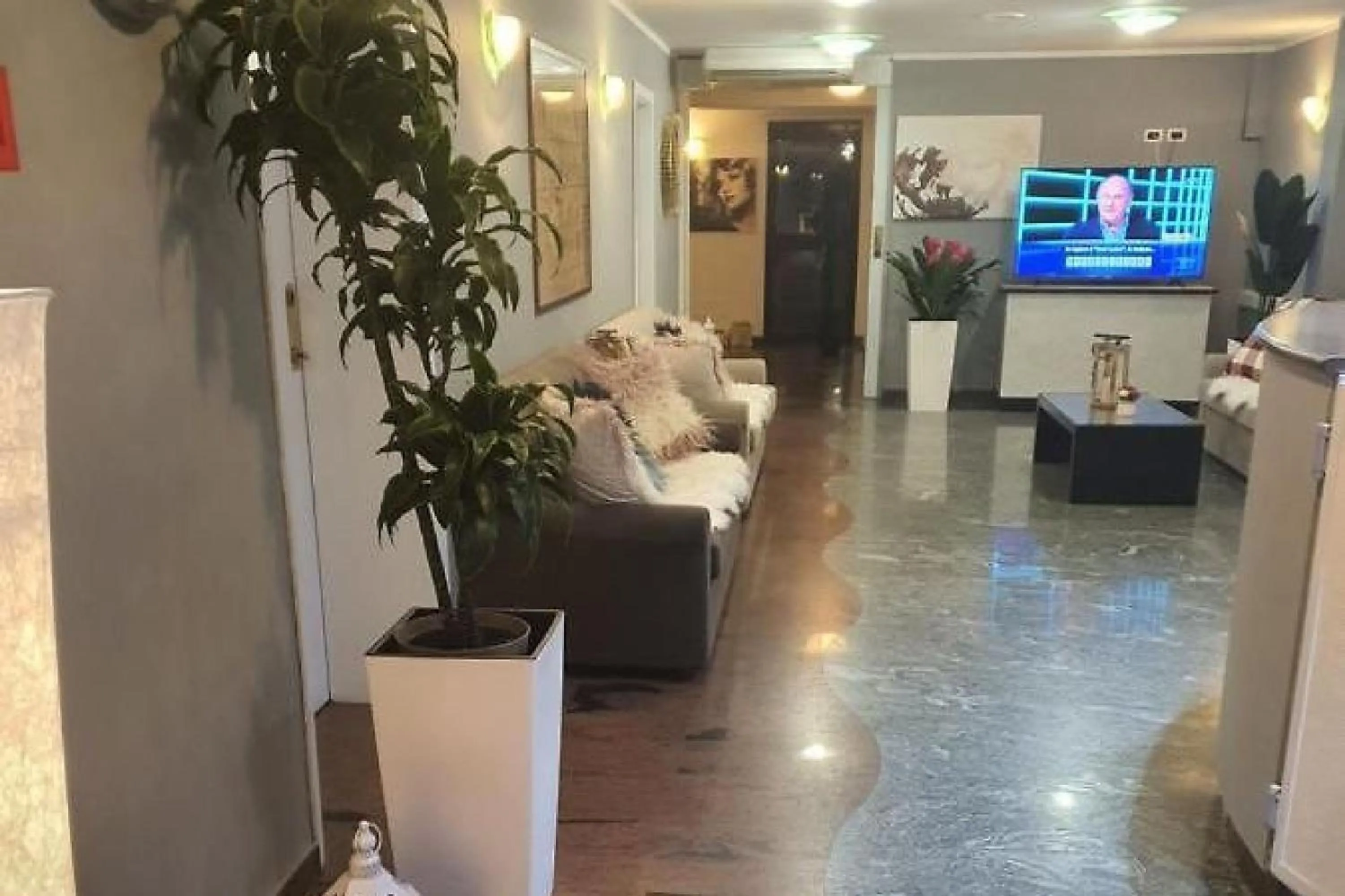 Lobby or reception in Hotel Bologna