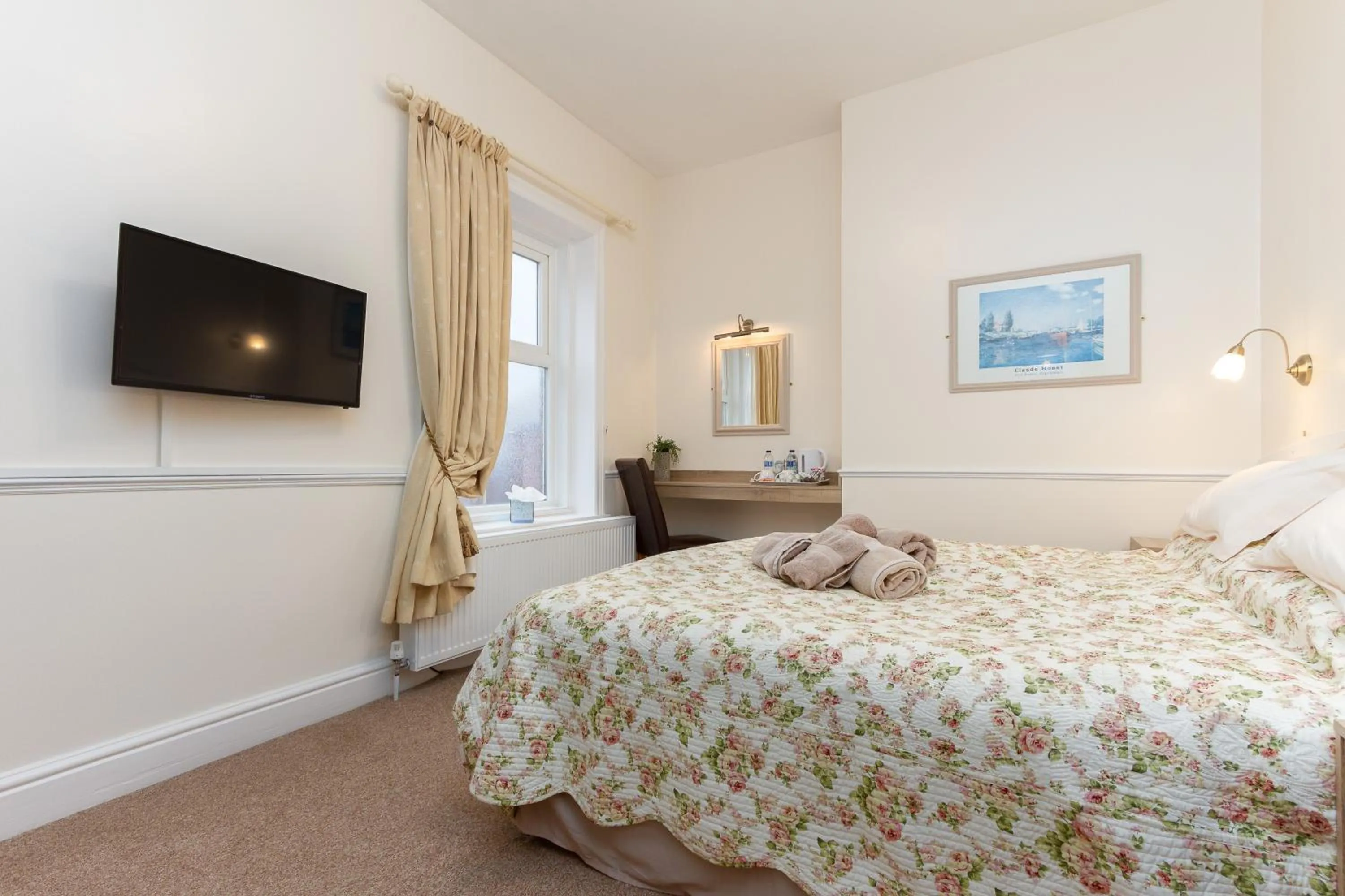 Bed in The Hollingworth