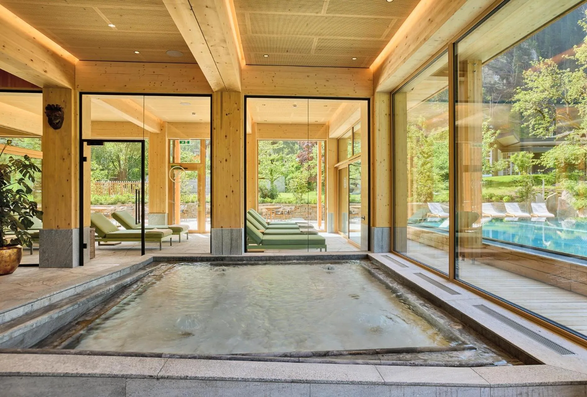 Pool view in Gut Stiluppe - 4 Sterne Superior Good Life Hotel