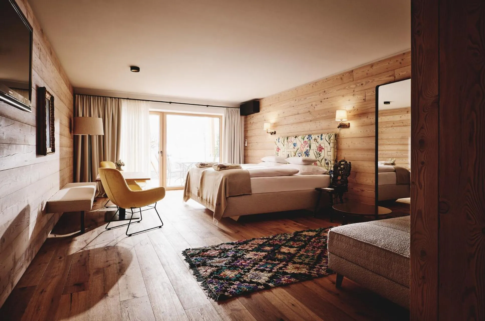 Photo of the whole room, Bed in Gut Stiluppe - 4 Sterne Superior Good Life Hotel