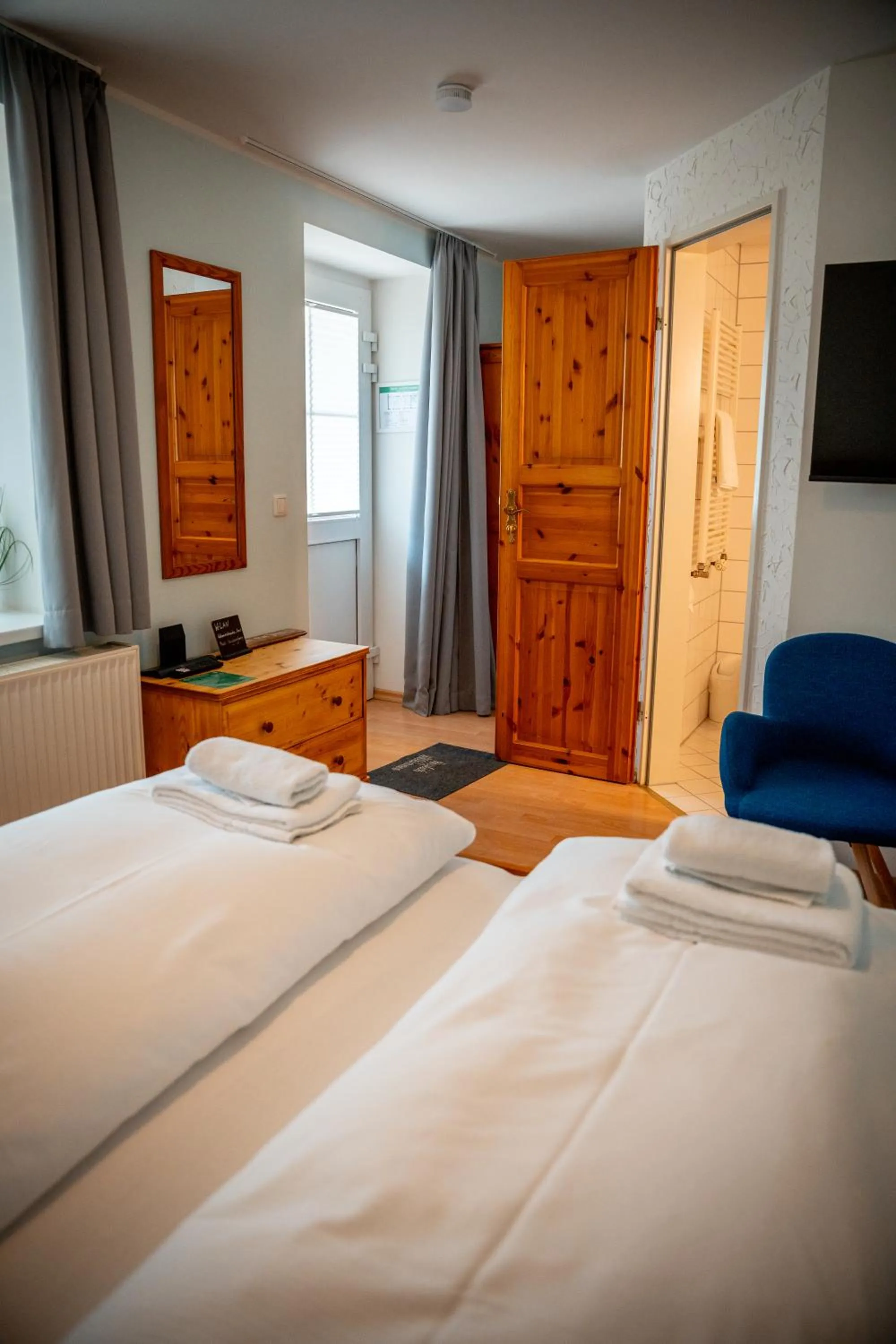 Photo of the whole room, Bed in Hotel Kolonieschänke