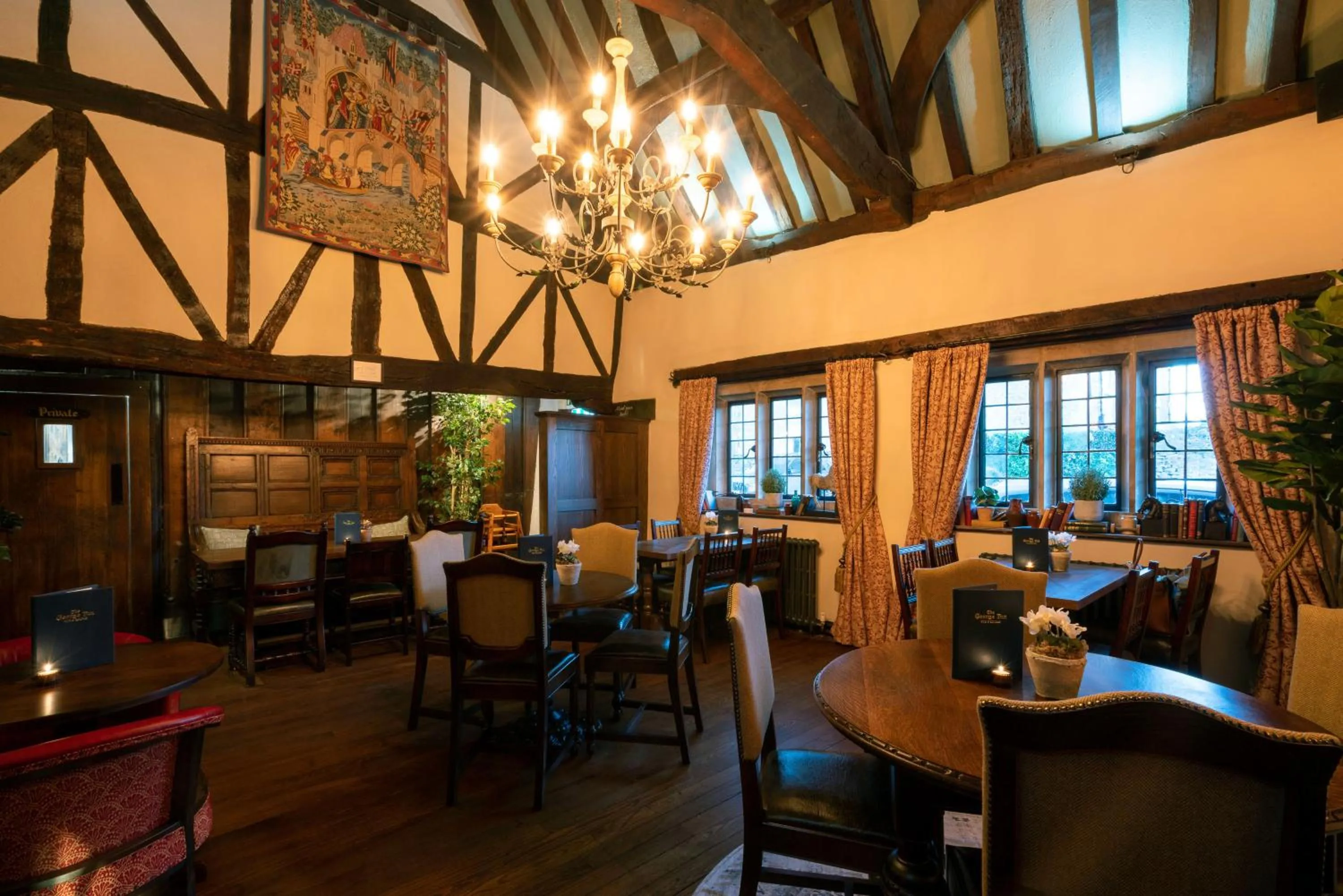 Restaurant/places to eat in The George Inn & Plaine